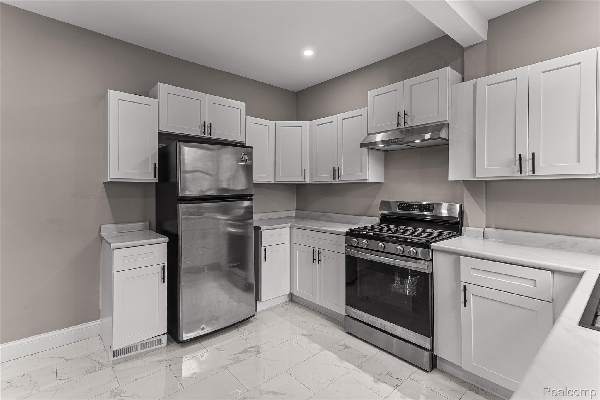 4472 French Road Property Photo 9
