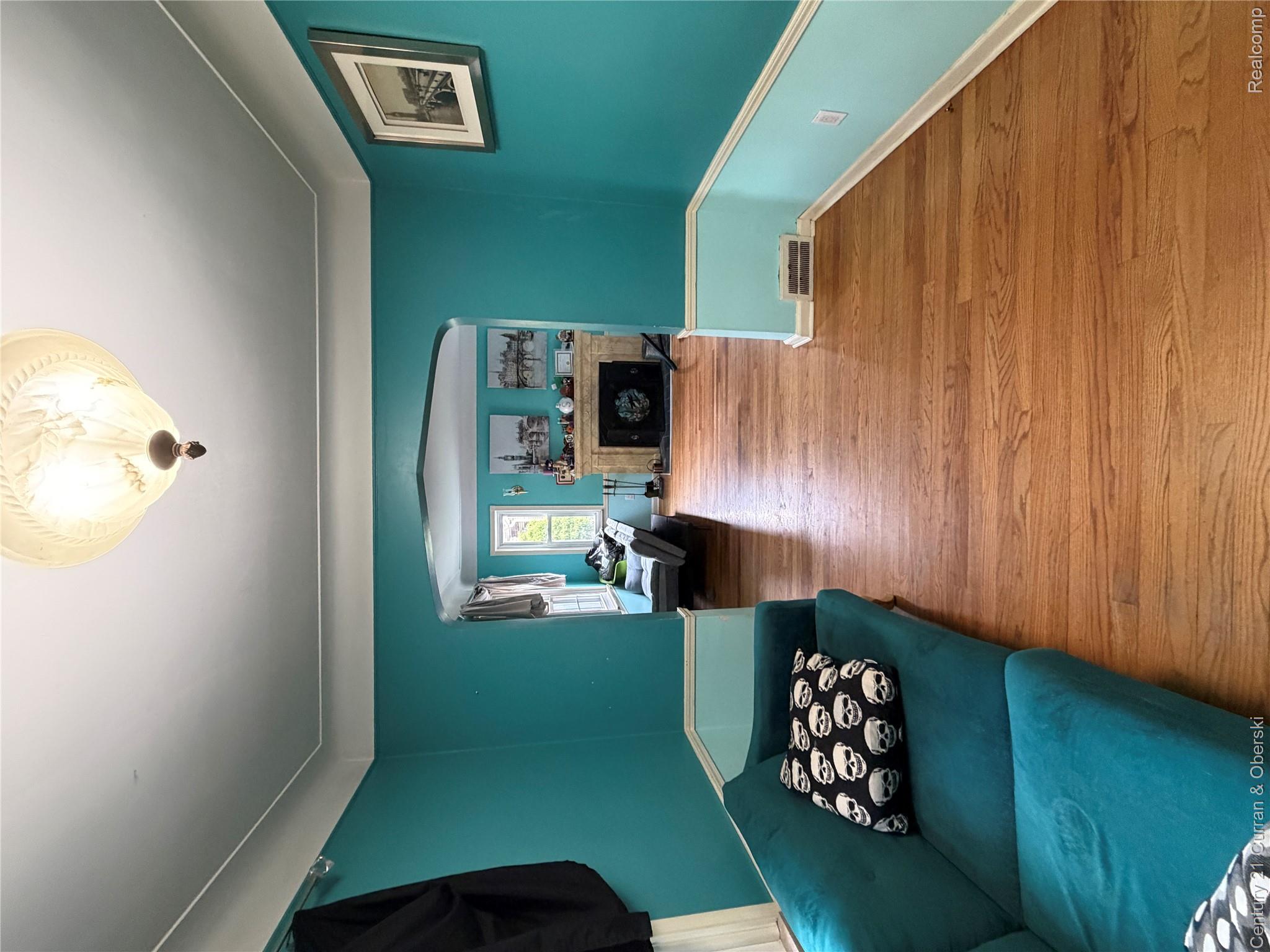 14843 White Avenue Property Photo 5