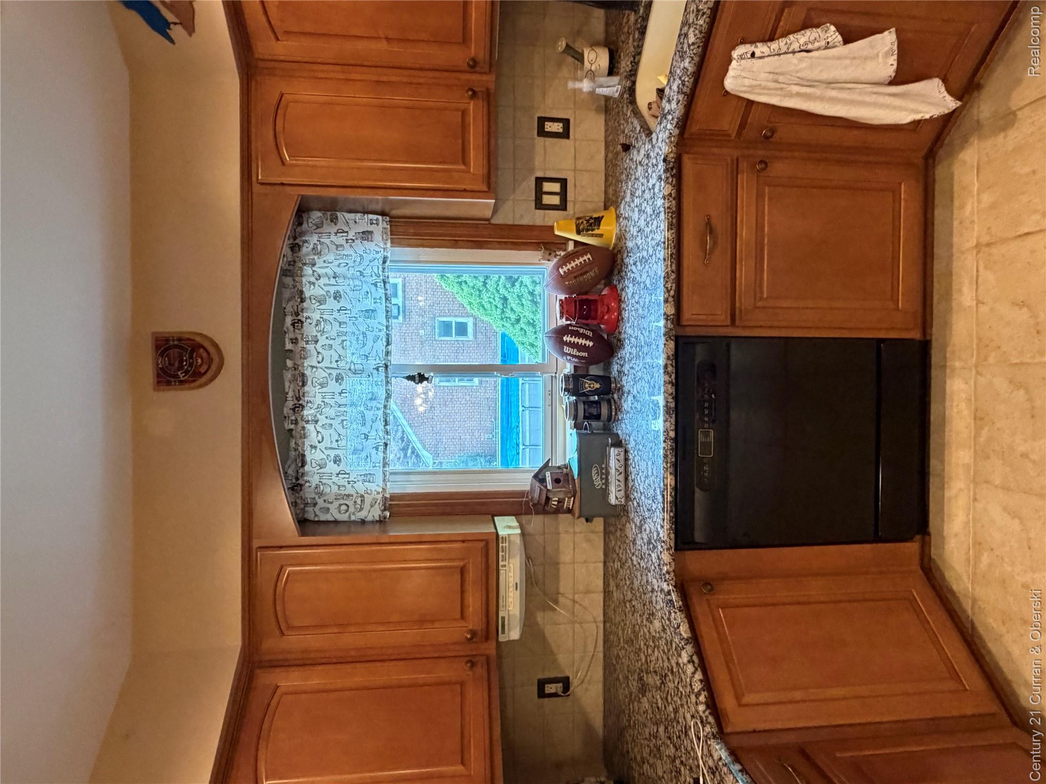 14843 White Avenue Property Photo 11