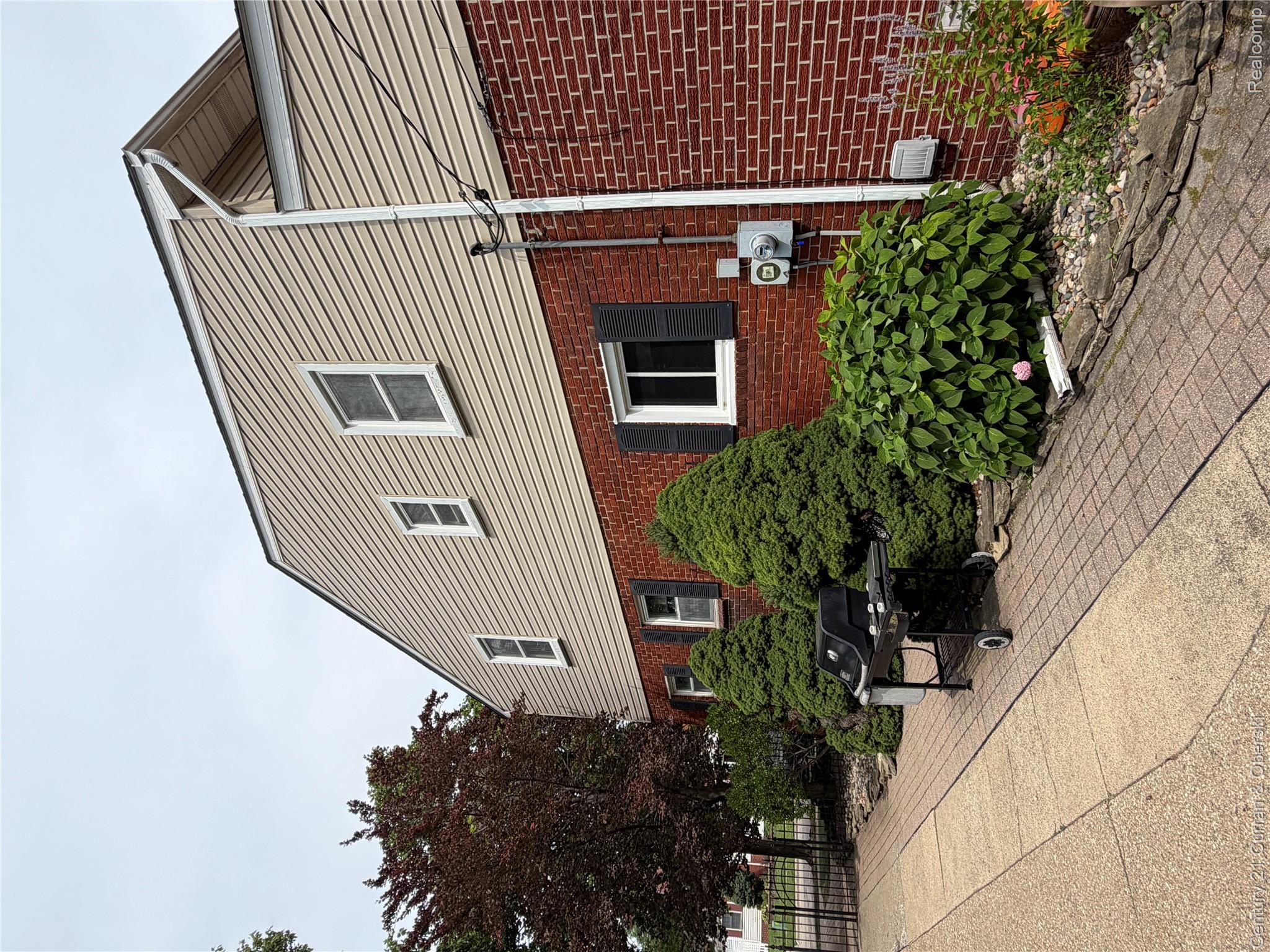 14843 White Avenue Property Photo 48