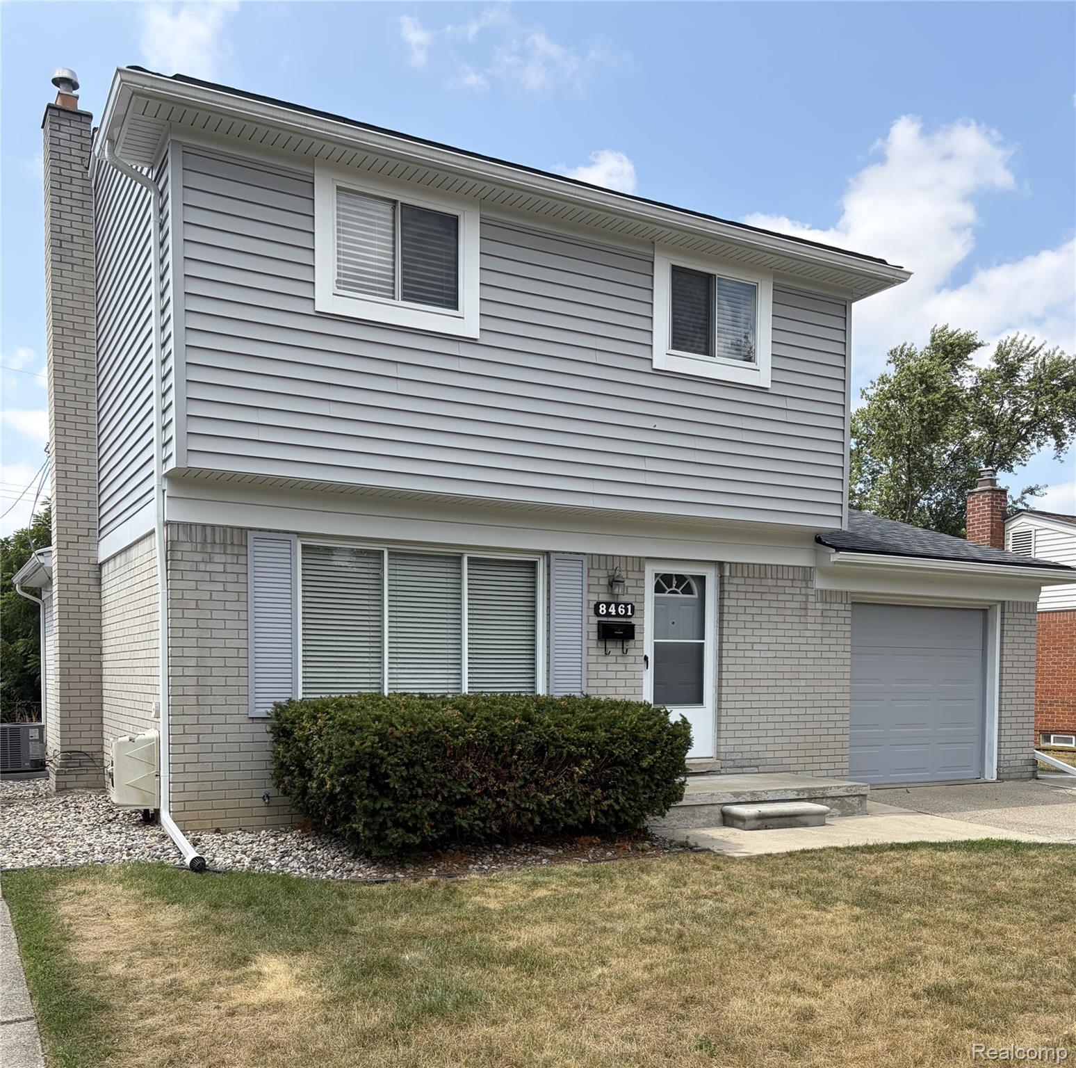 8461 FORREST Drive Property Photo 1