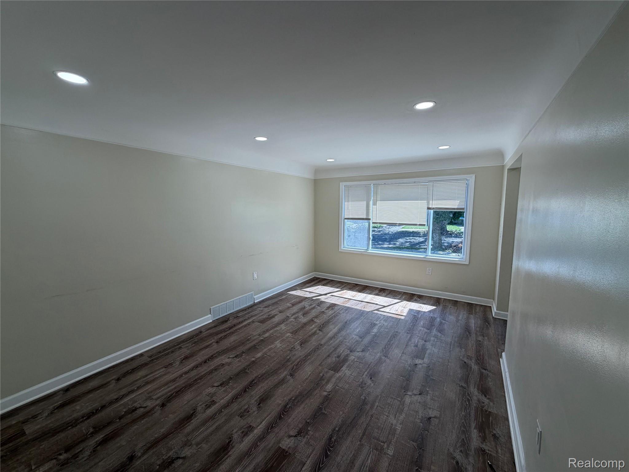 7459 Asbury Park Property Photo 3