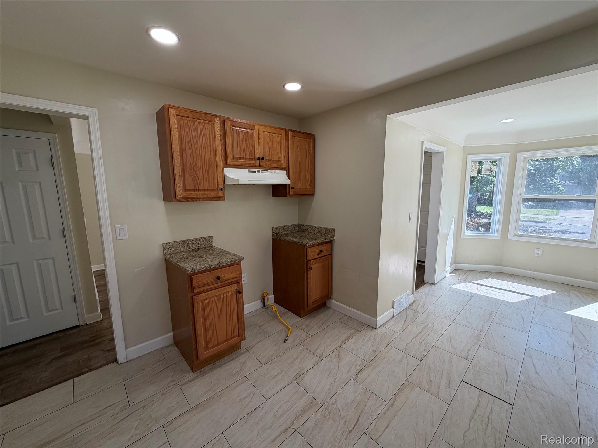 7459 Asbury Park Property Photo 4