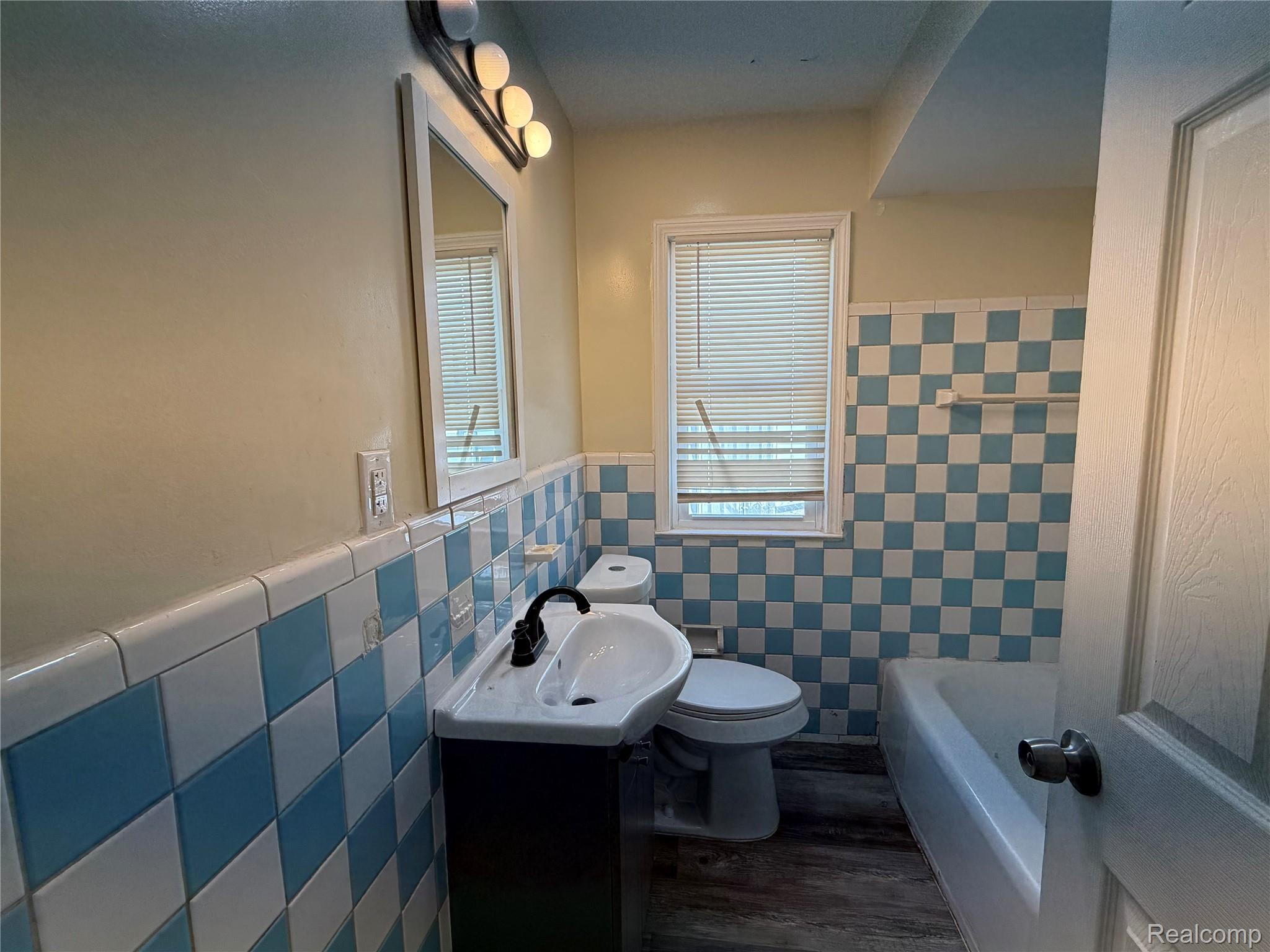 7459 Asbury Park Property Photo 7