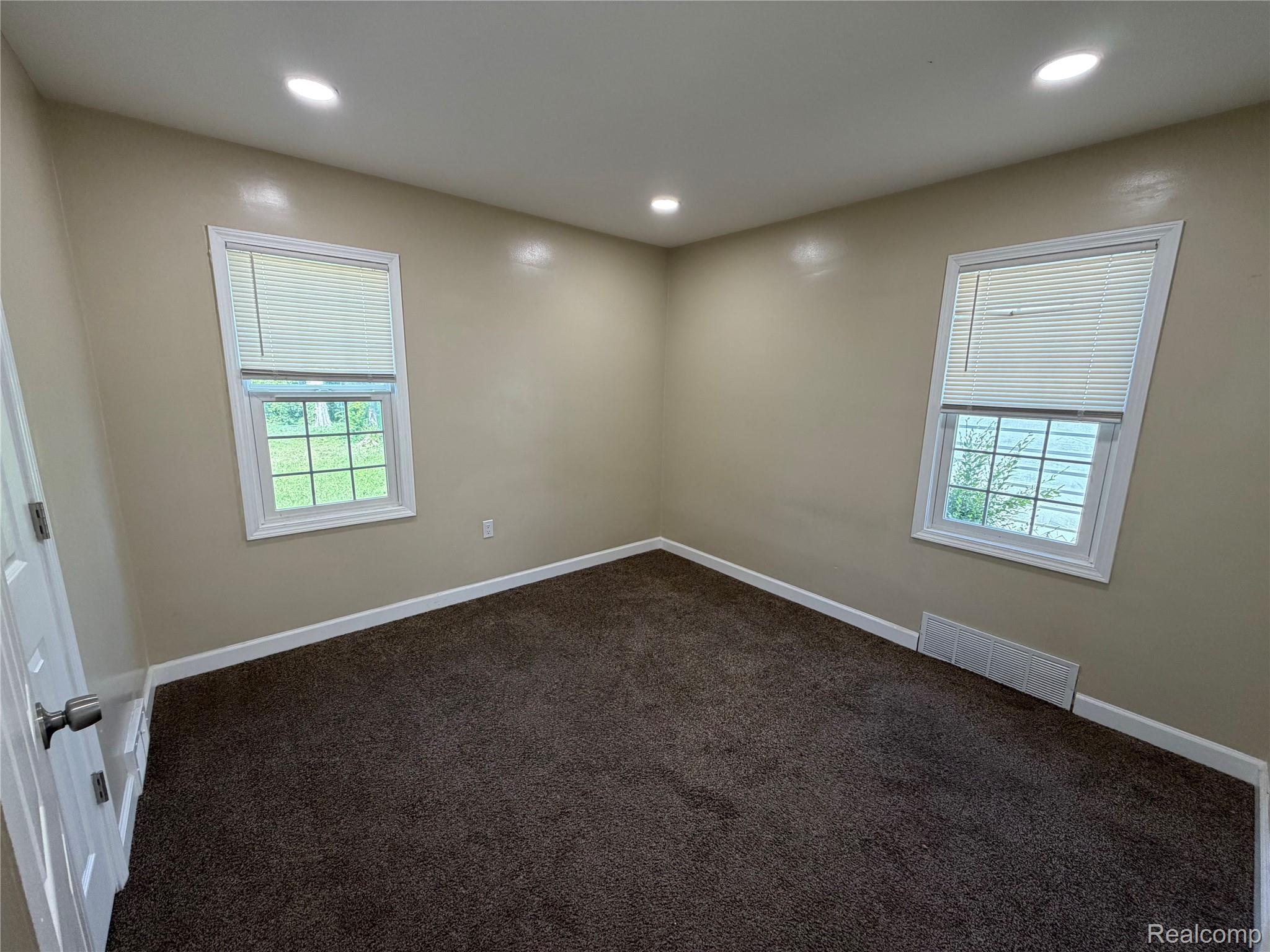 7459 Asbury Park Property Photo 8