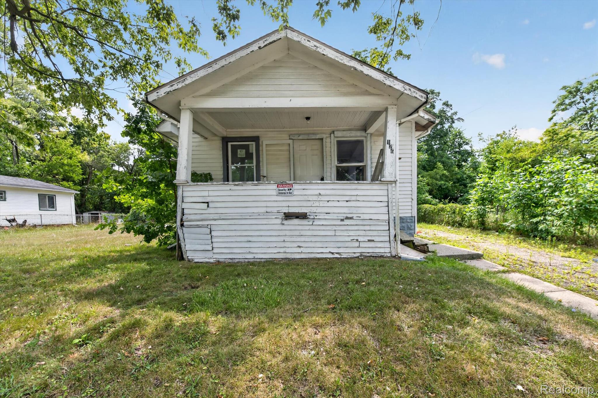126 E Gracelawn Avenue Property Photo 3
