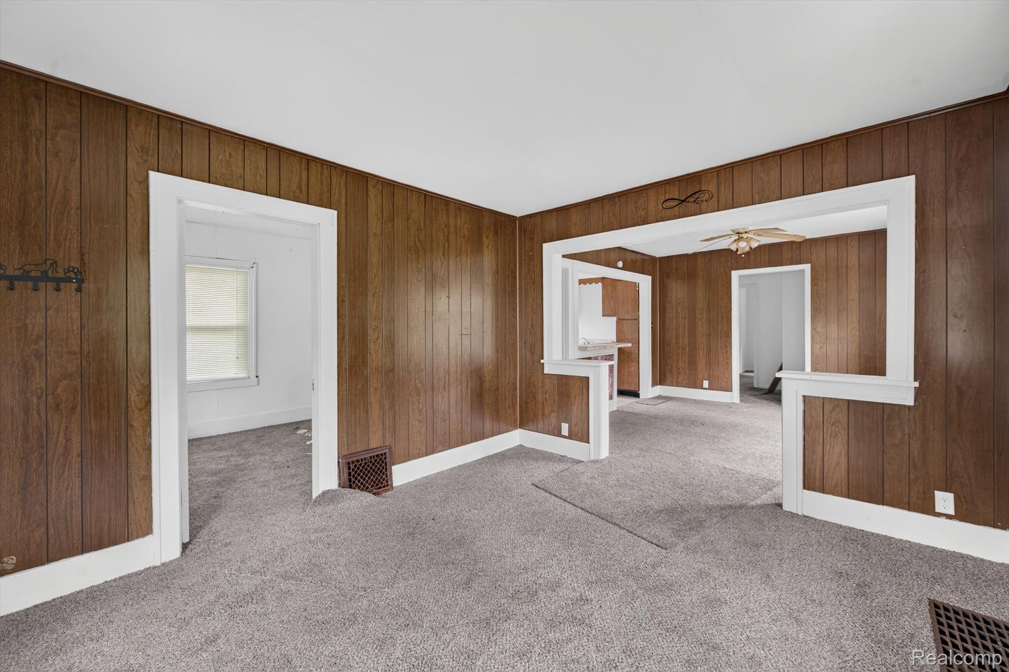 126 E Gracelawn Avenue Property Photo 5