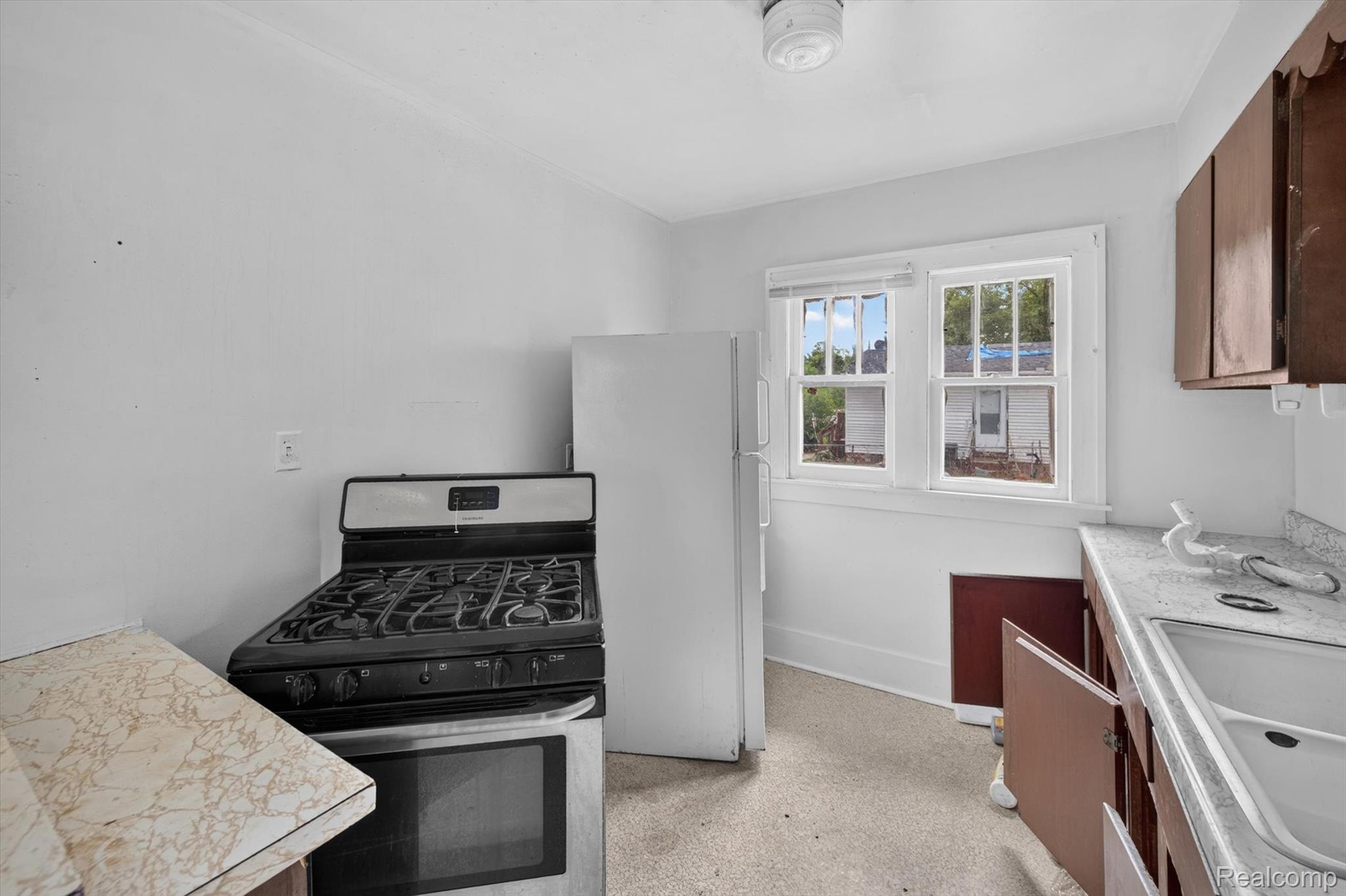 126 E Gracelawn Avenue Property Photo 8