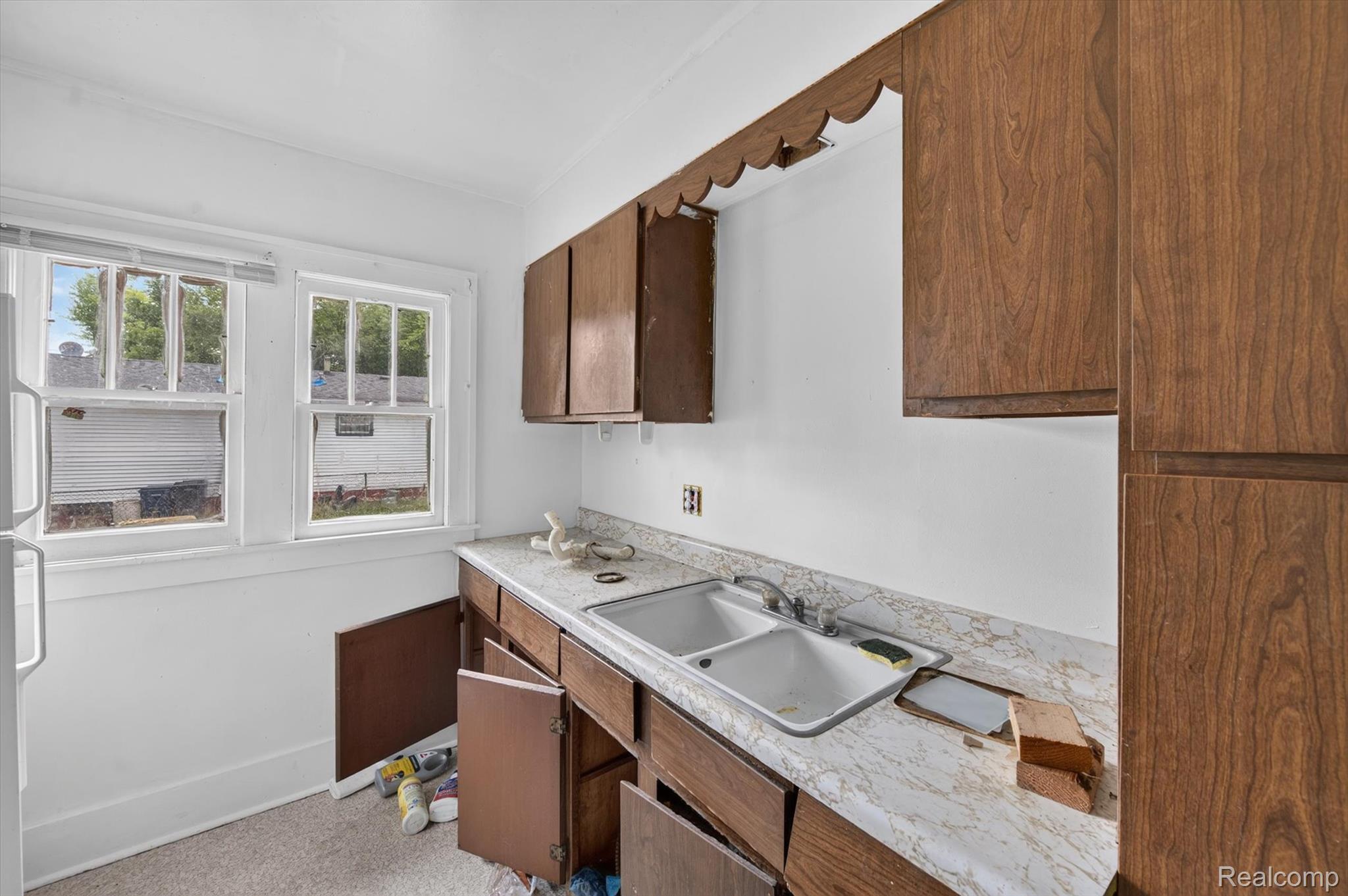 126 E Gracelawn Avenue Property Photo 11
