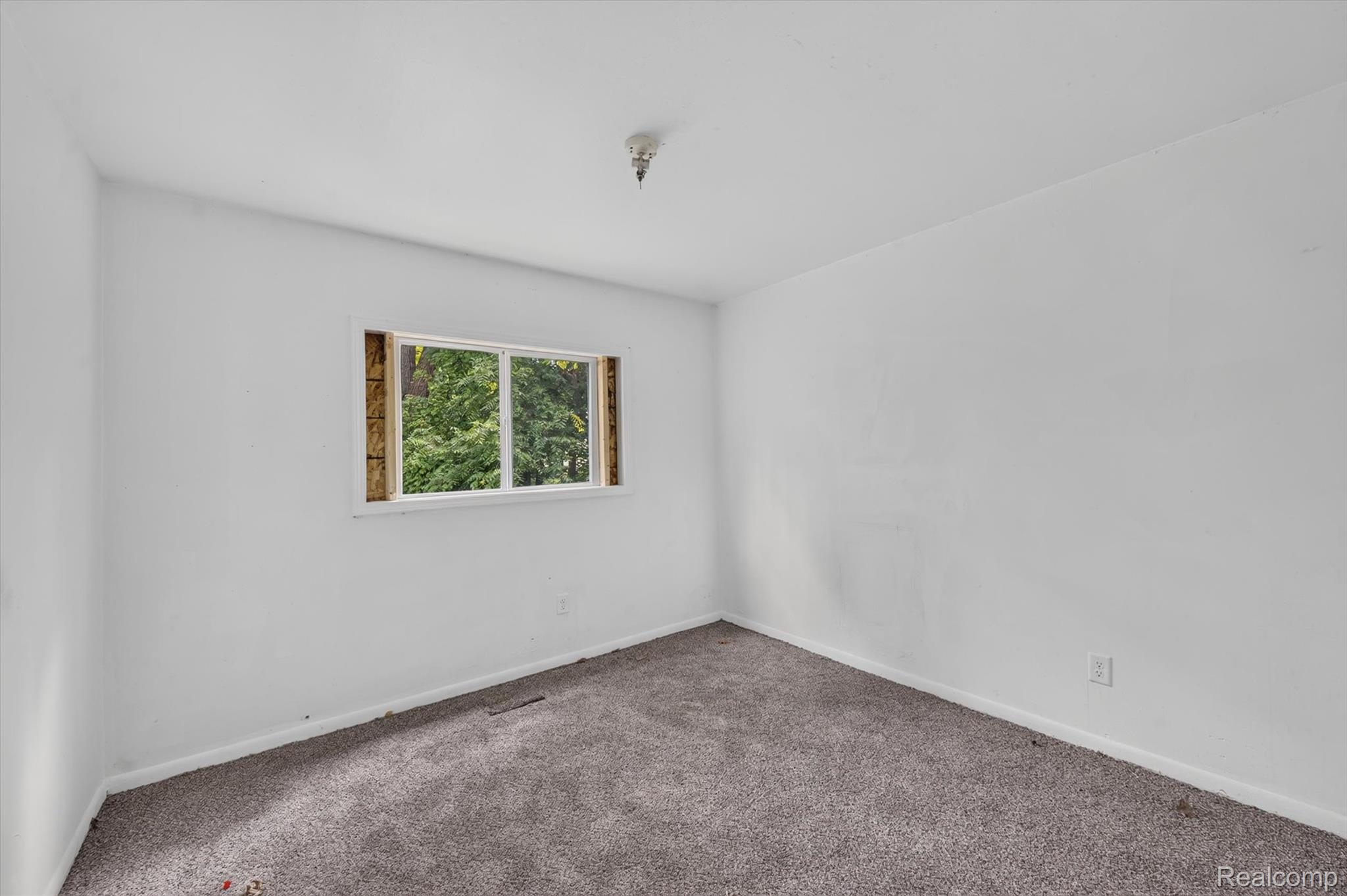126 E Gracelawn Avenue Property Photo 17