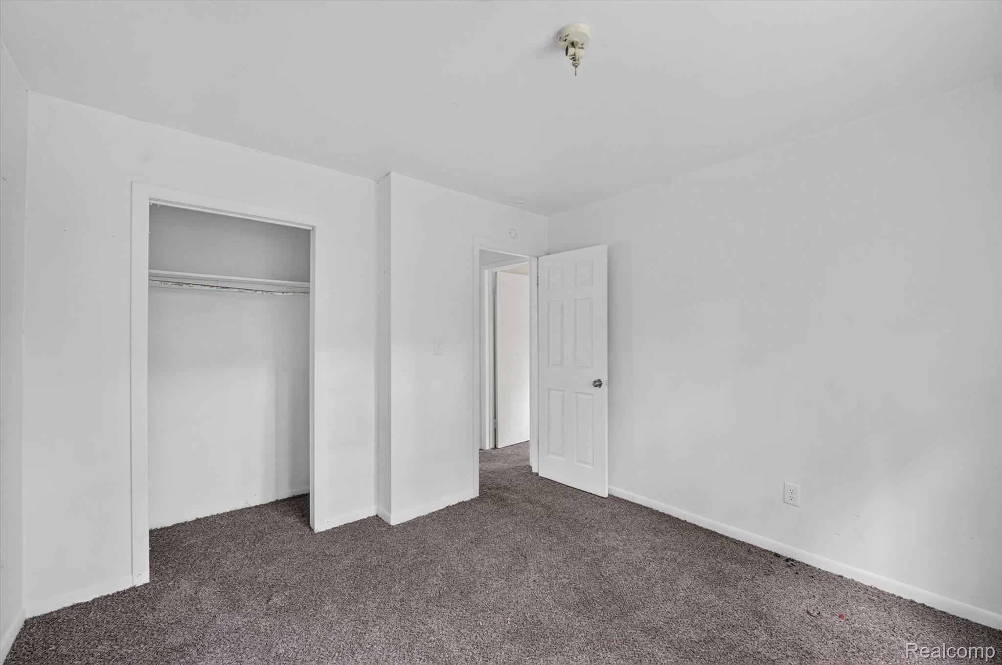 126 E Gracelawn Avenue Property Photo 18