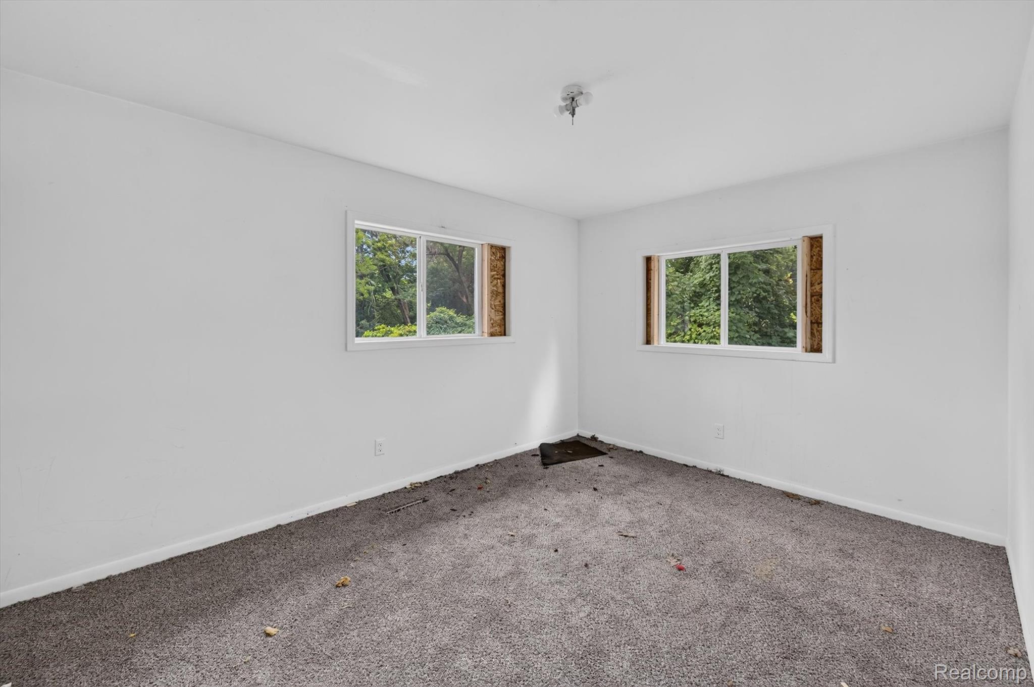 126 E Gracelawn Avenue Property Photo 19