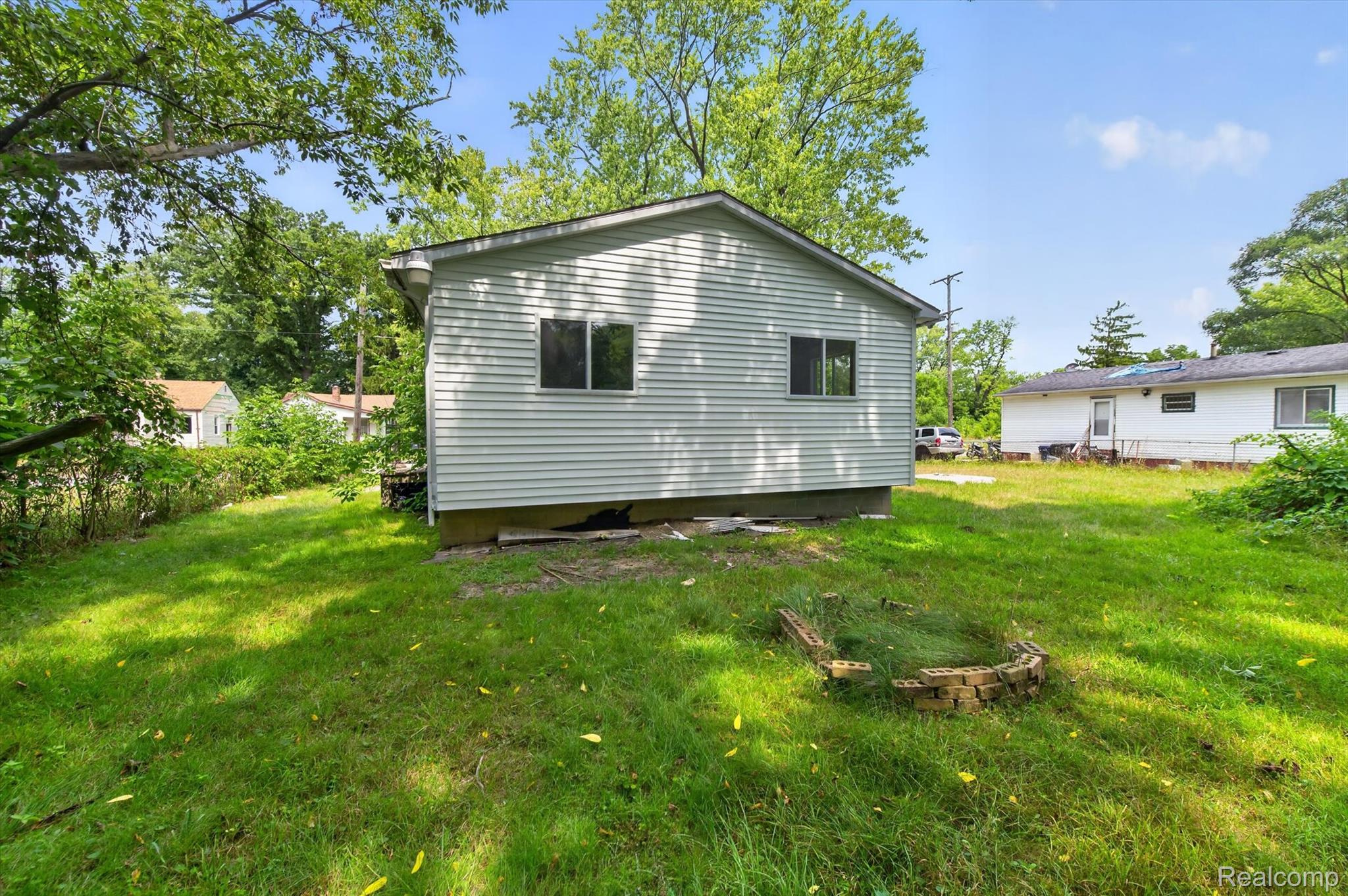 126 E Gracelawn Avenue Property Photo 24