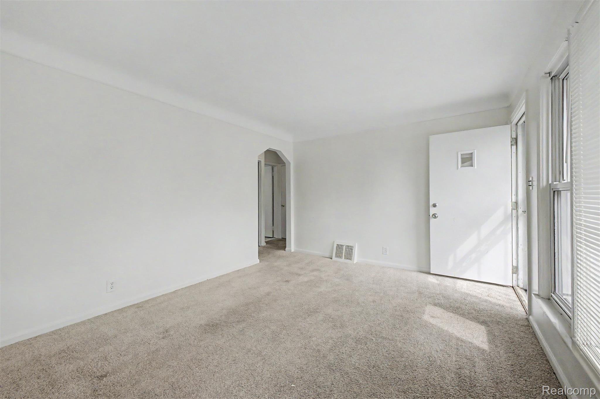 8835 Robson Street Property Photo 7