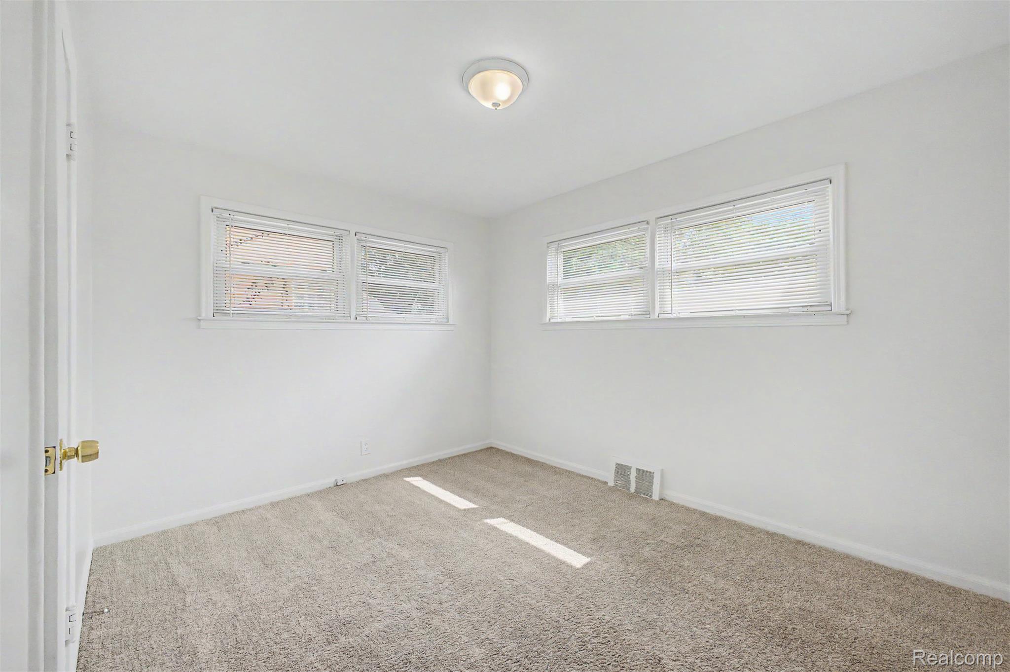 8835 Robson Street Property Photo 16