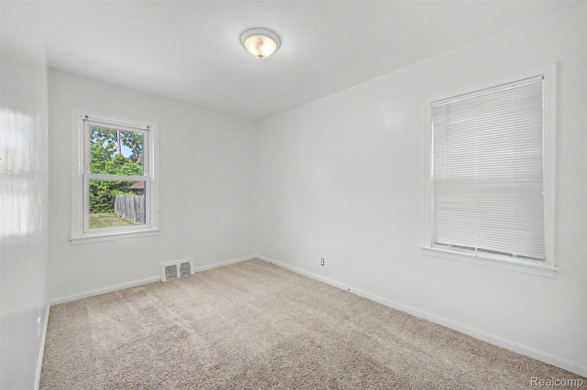8835 Robson Street Property Photo 17