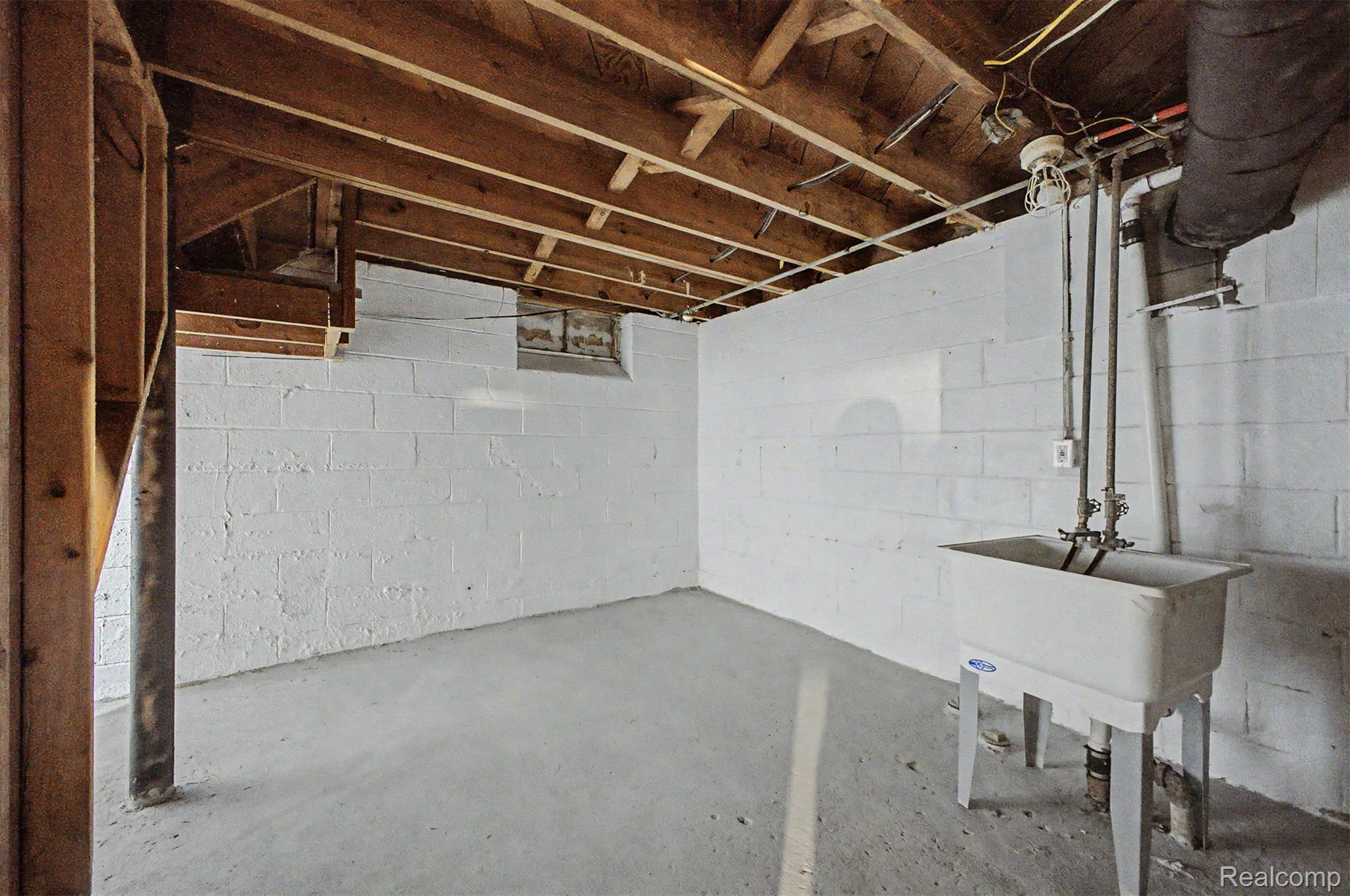 8835 Robson Street Property Photo 22