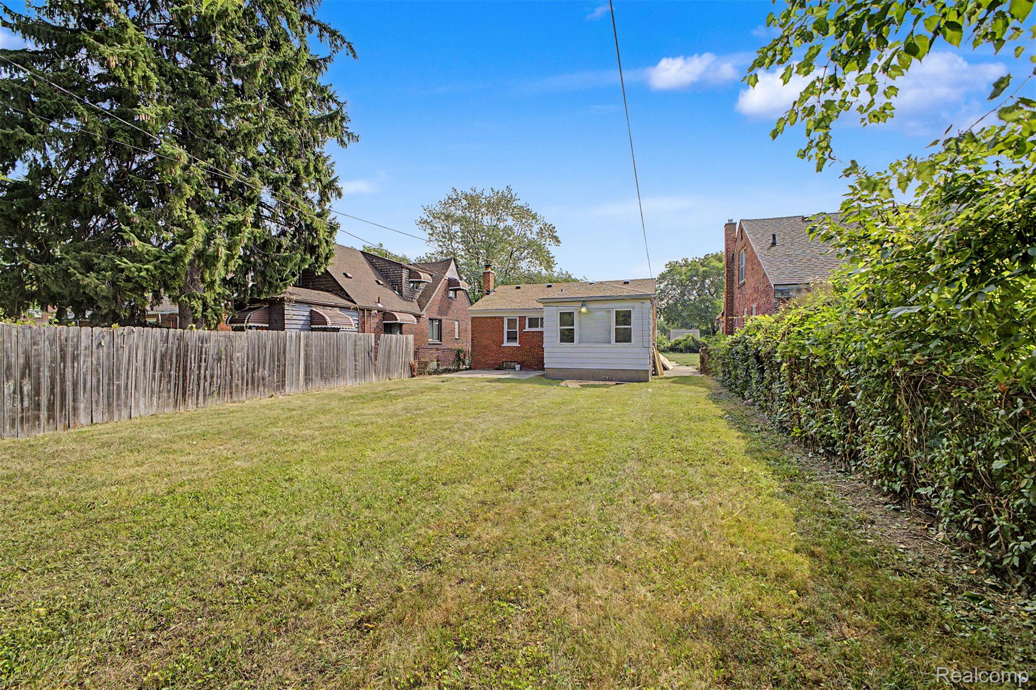 8835 Robson Street Property Photo 25