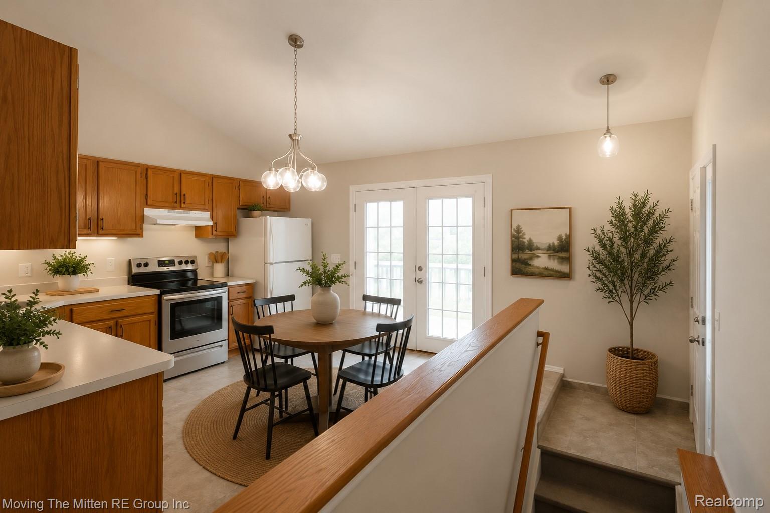 16222 Hillsbriar Drive Property Photo 4