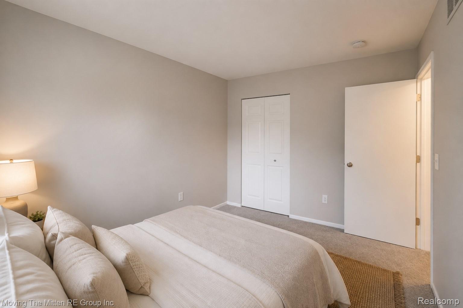 16222 Hillsbriar Drive Property Photo 11