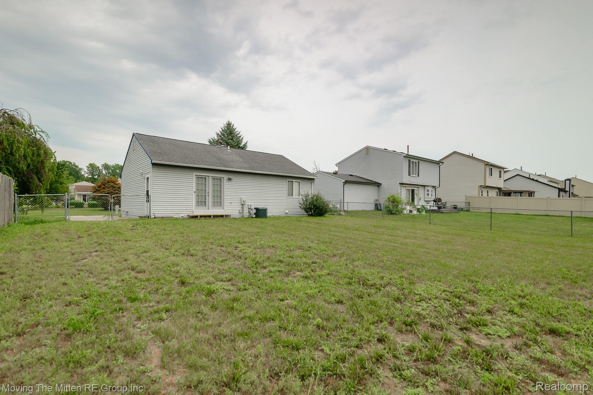 16222 Hillsbriar Drive Property Photo 19