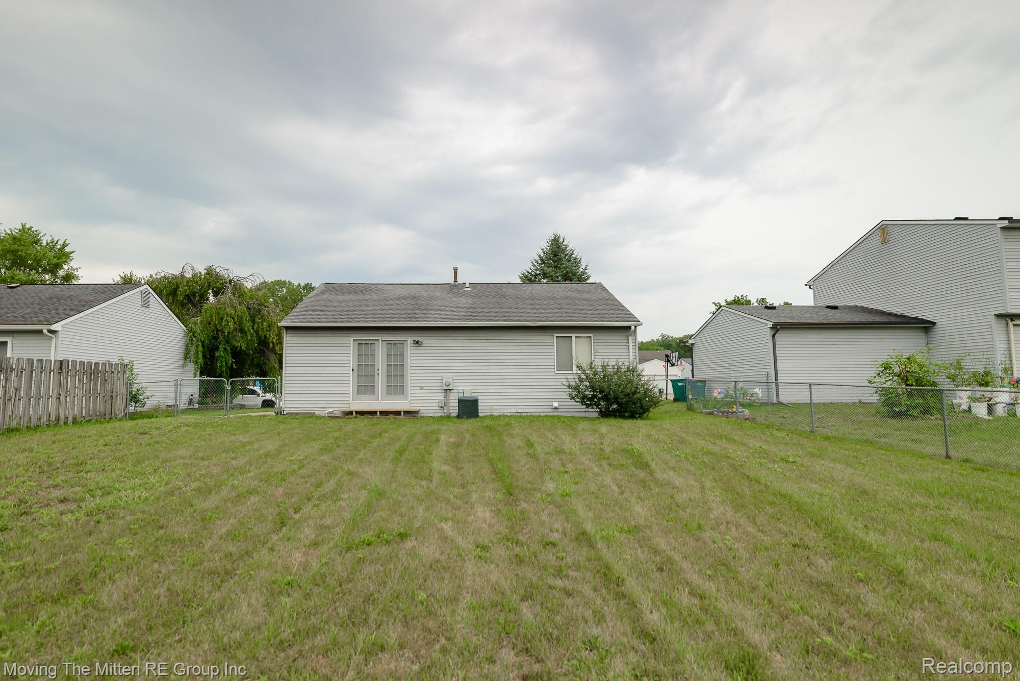 16222 Hillsbriar Drive Property Photo 20