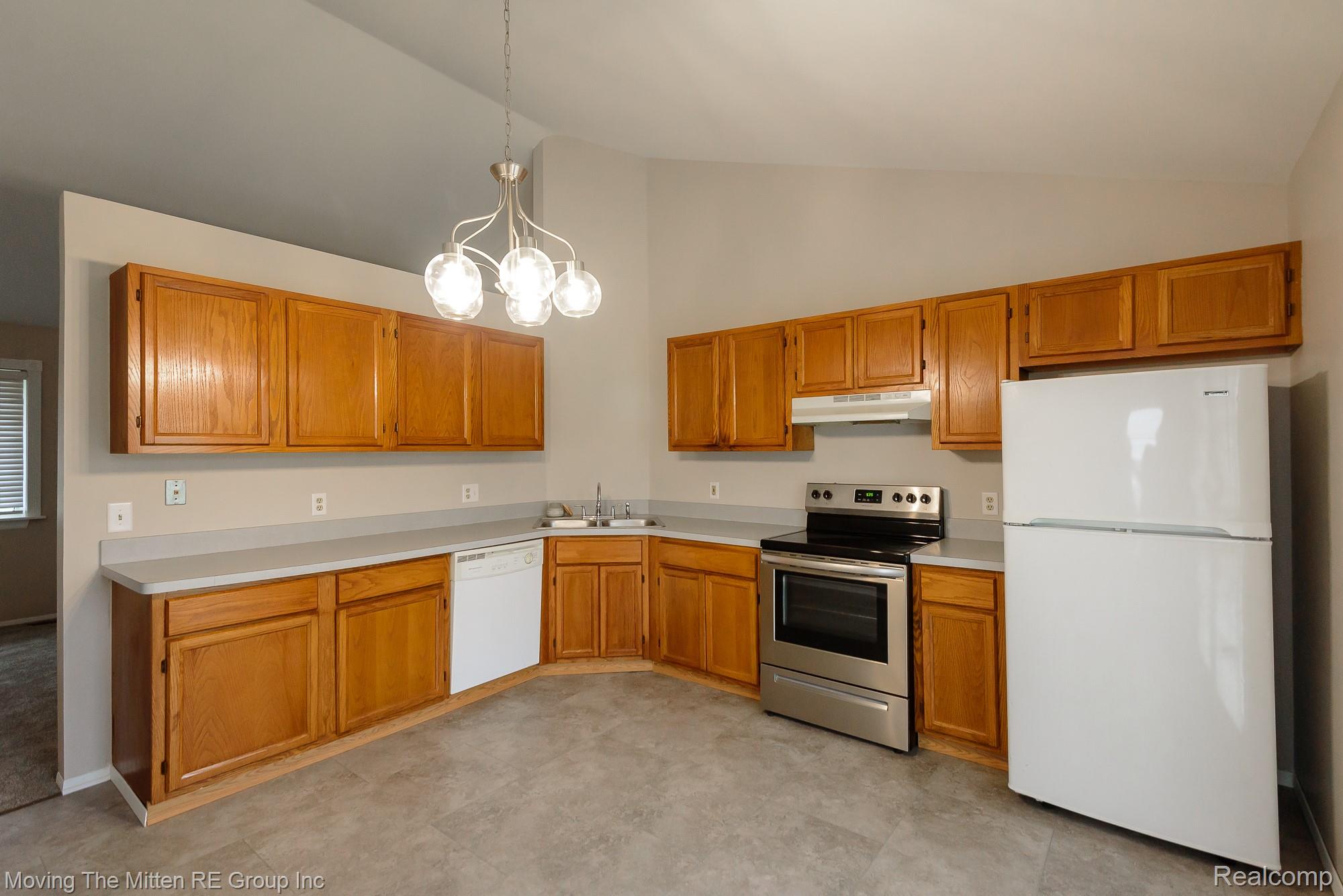 16222 Hillsbriar Drive Property Photo 26