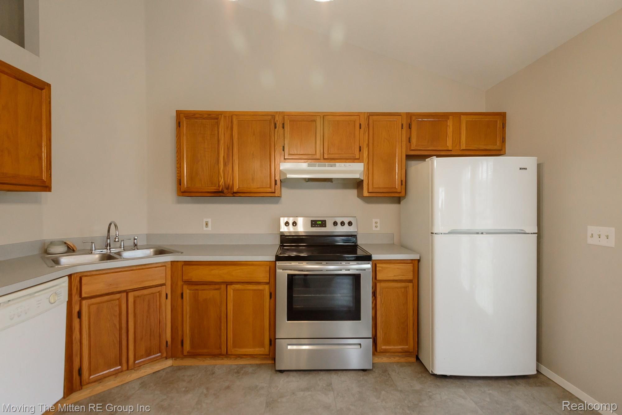 16222 Hillsbriar Drive Property Photo 27