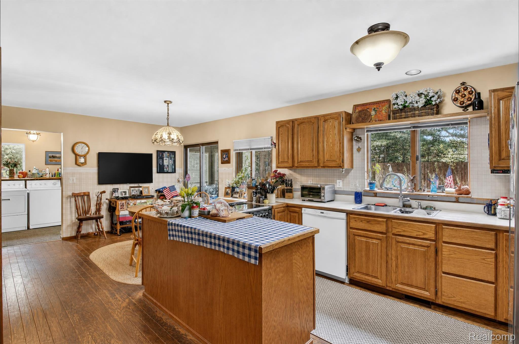 1817 S Baldwin Road Property Photo 4