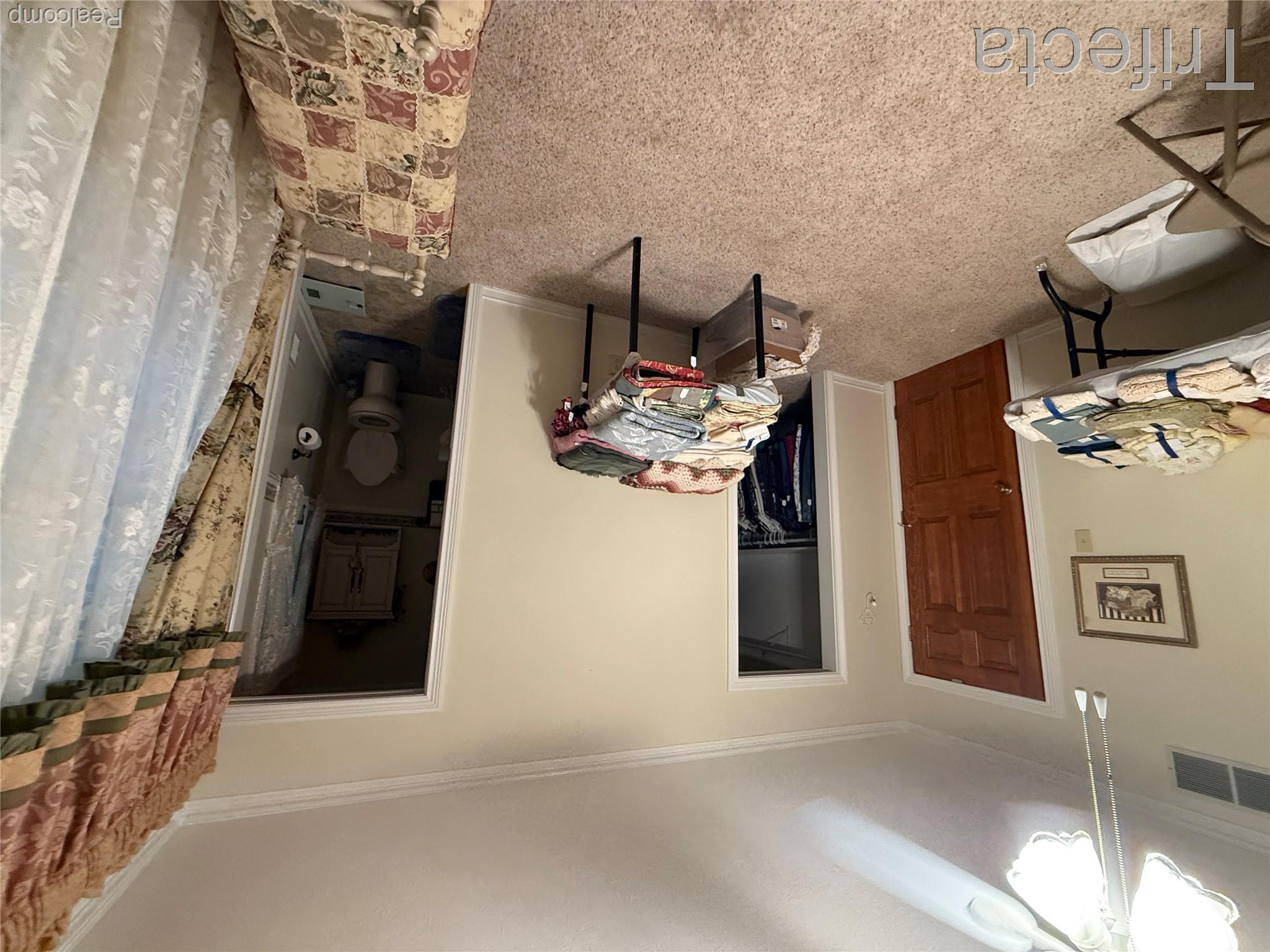 16019 Rivershore Lane Property Photo 8