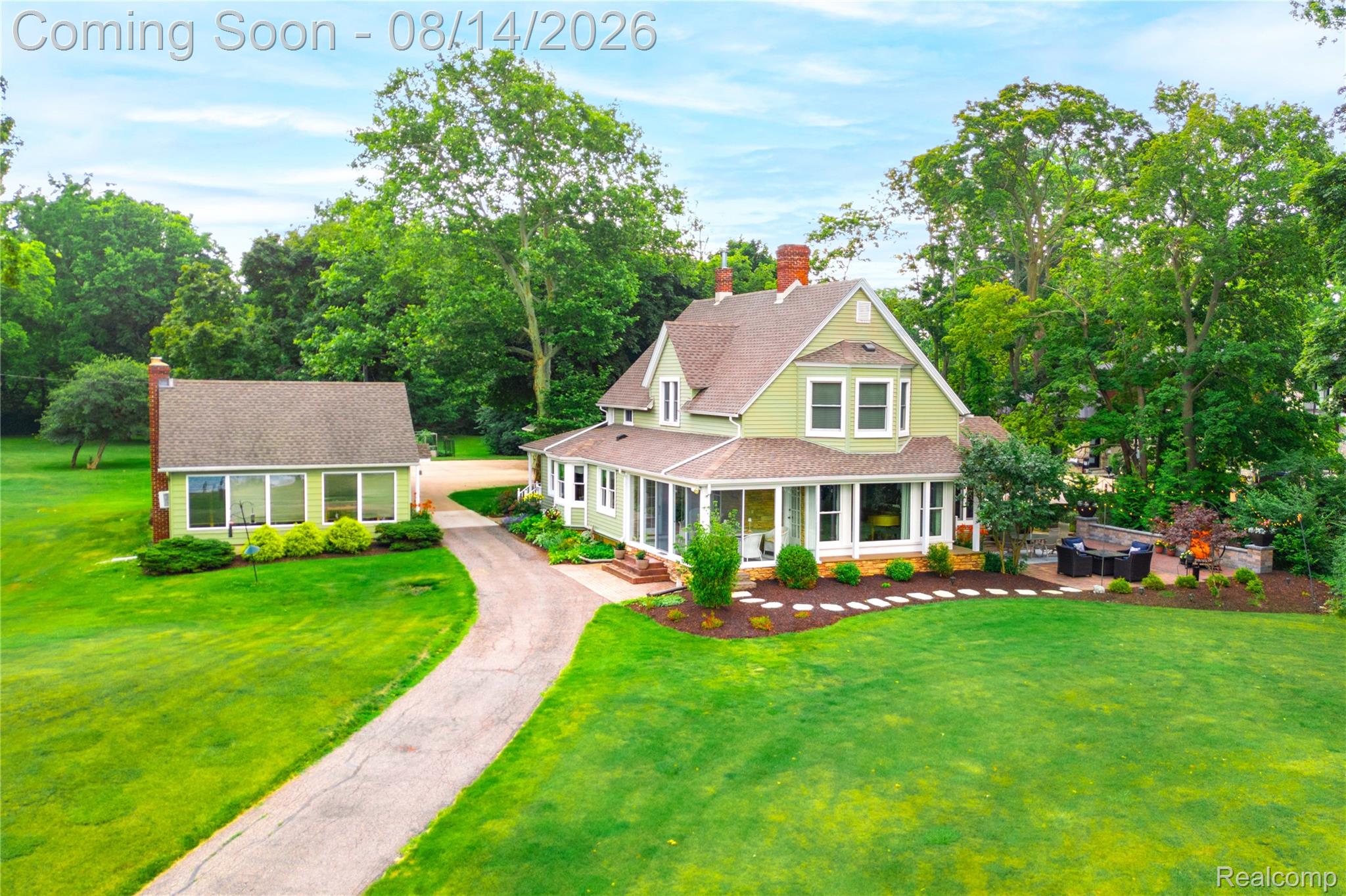 21843 West River Road Property Photo 1