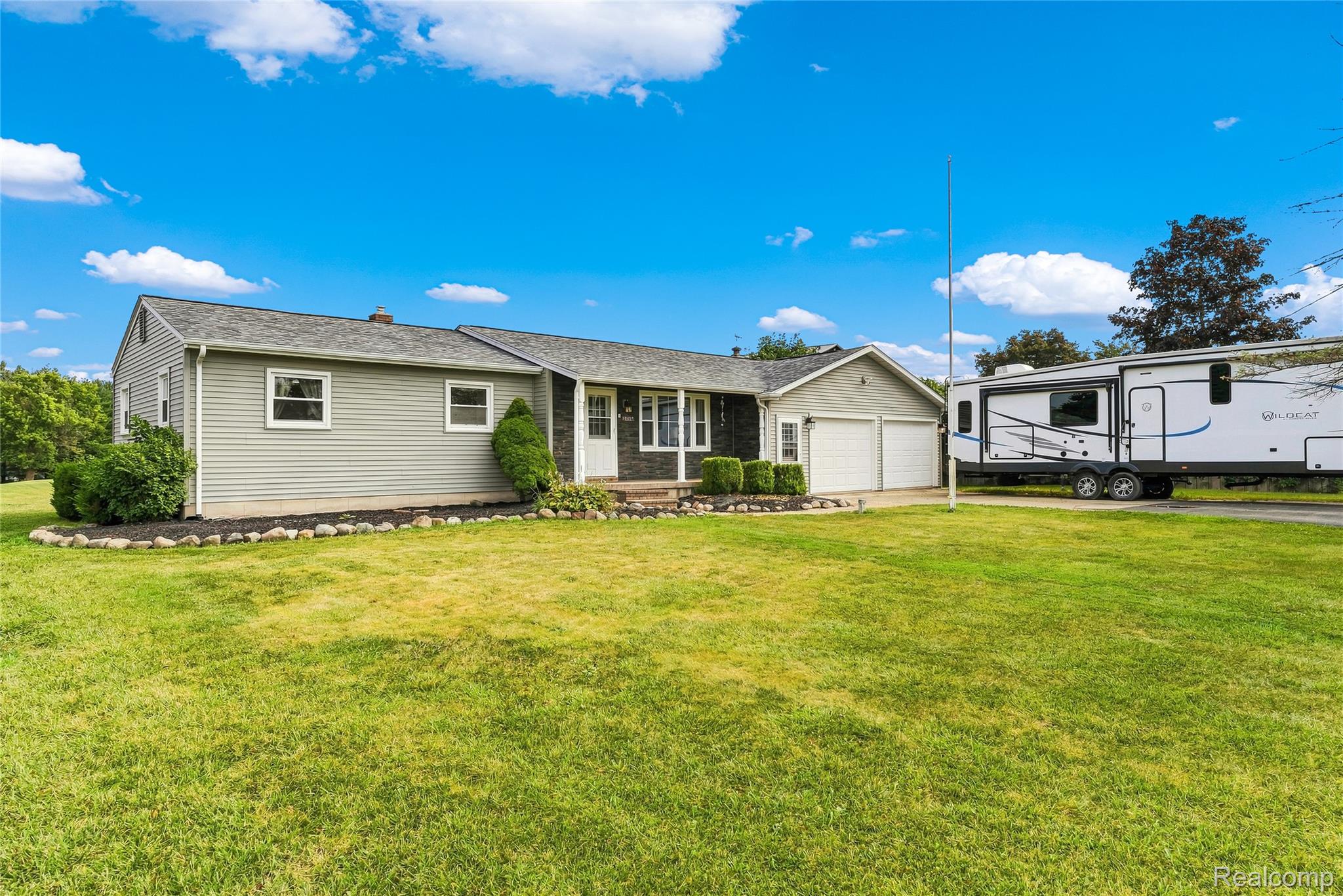 10499 E Potter Road Property Photo 1