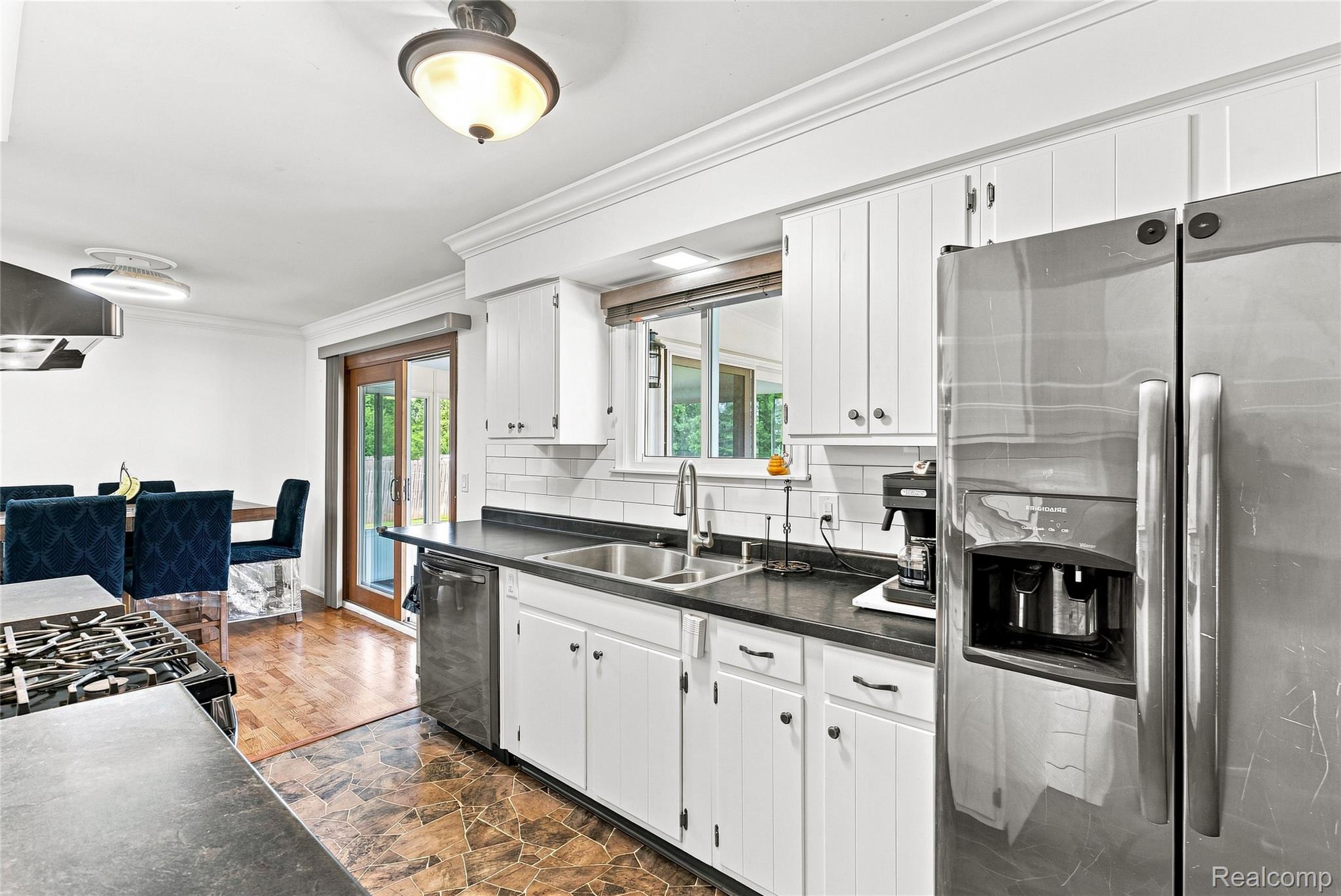 10499 E Potter Road Property Photo 14