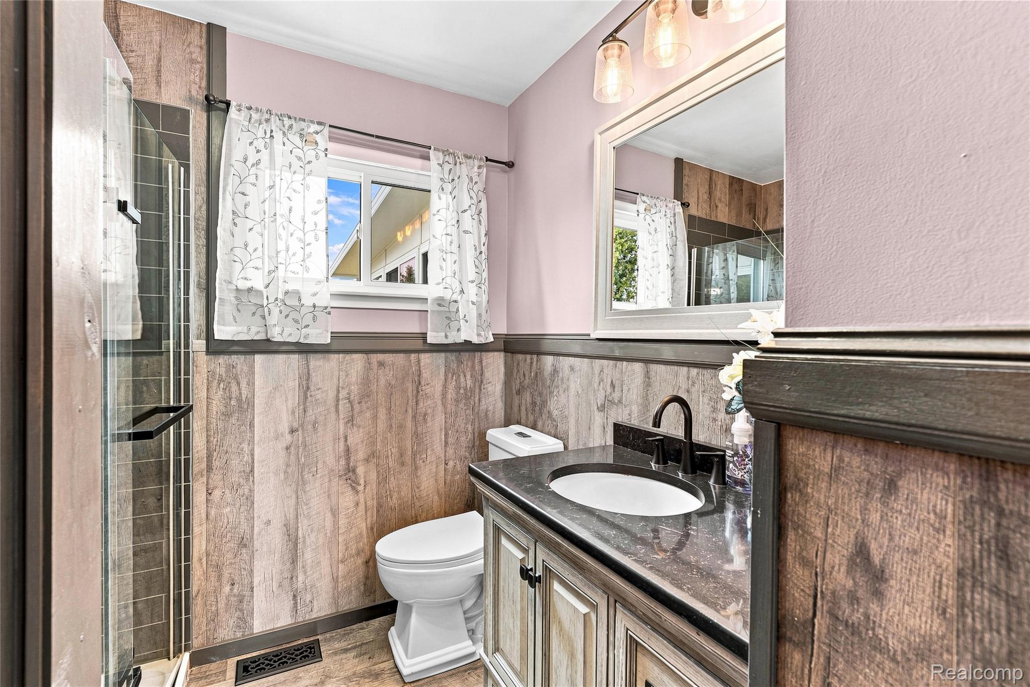 10499 E Potter Road Property Photo 19
