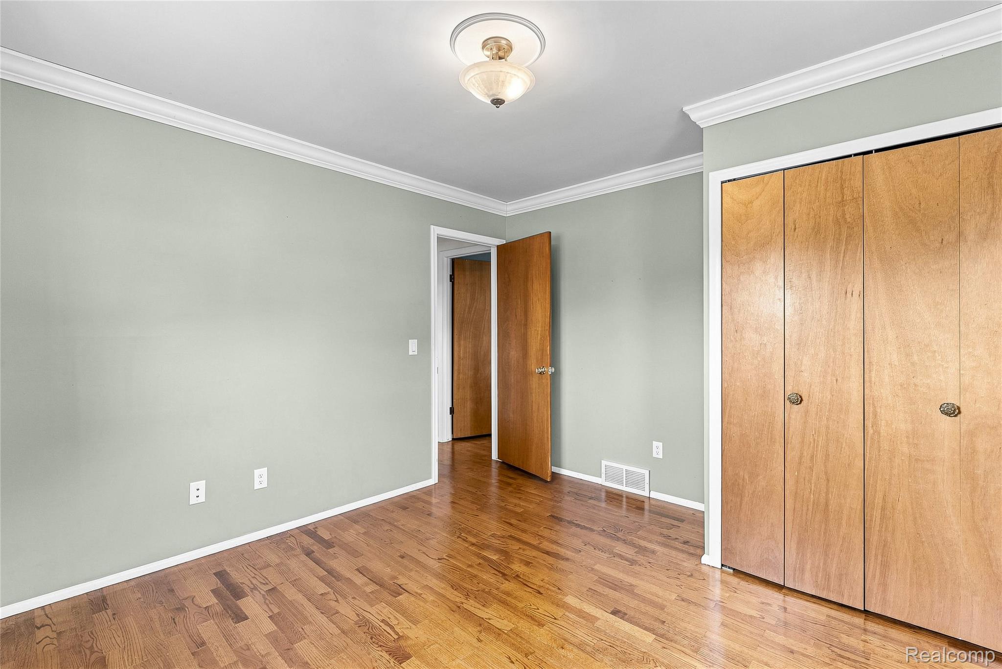 10499 E Potter Road Property Photo 25