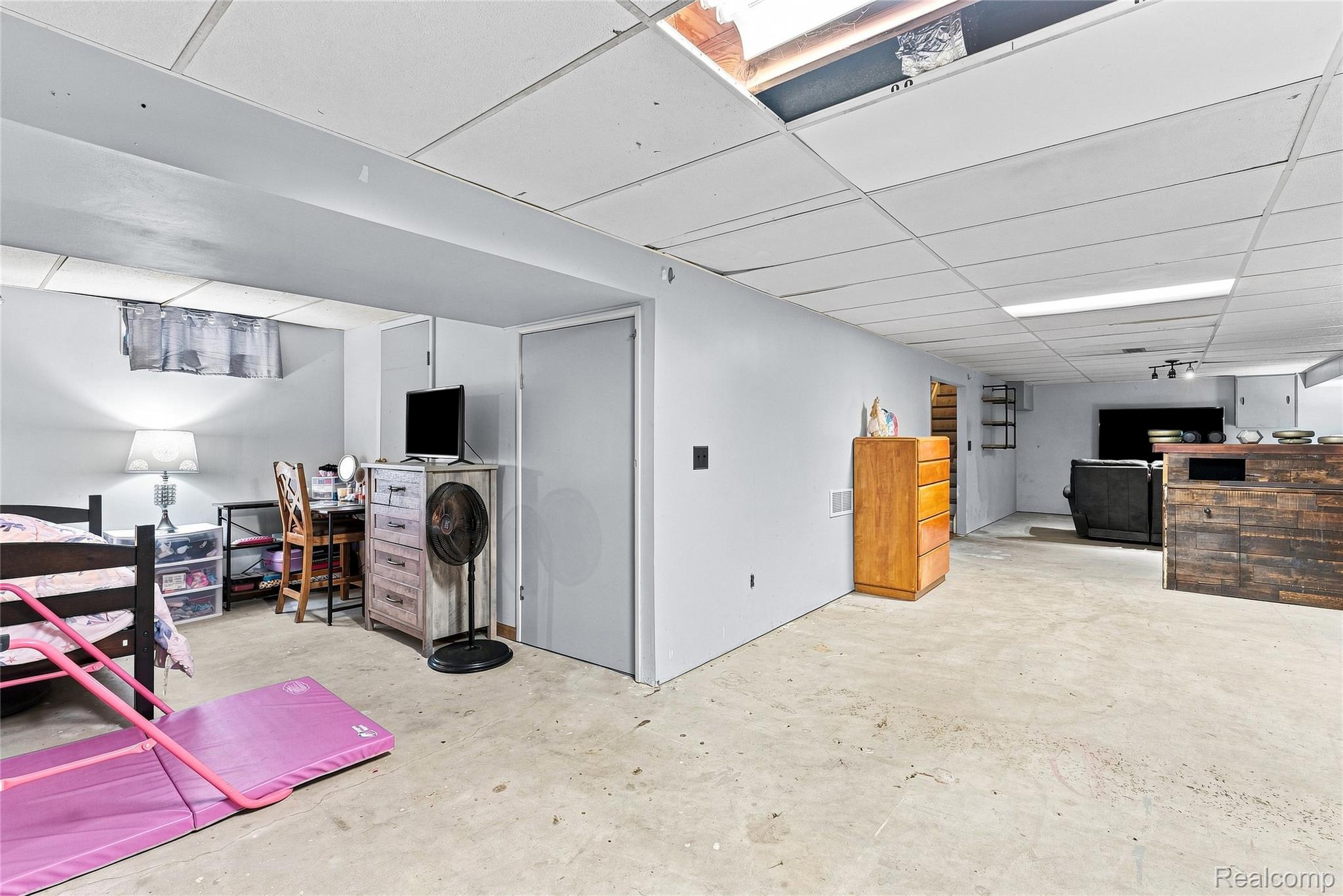 10499 E Potter Road Property Photo 27