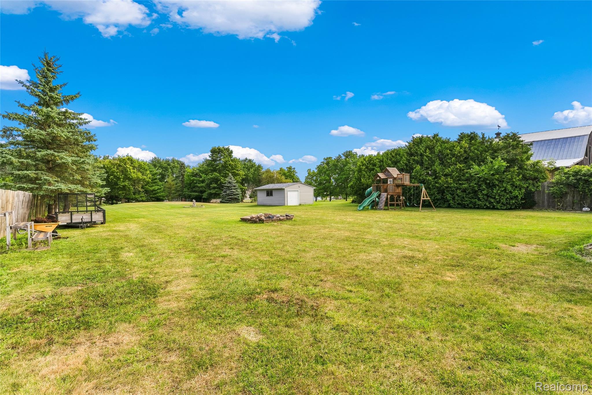 10499 E Potter Road Property Photo 34