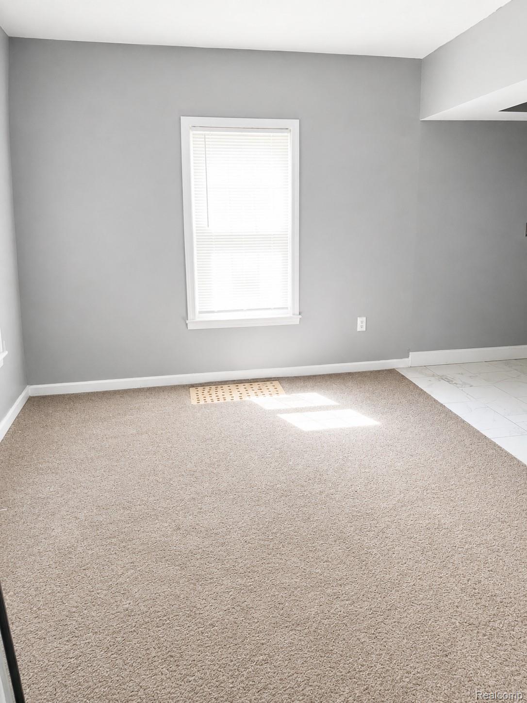 11725 Yellowstone Street Property Photo 4