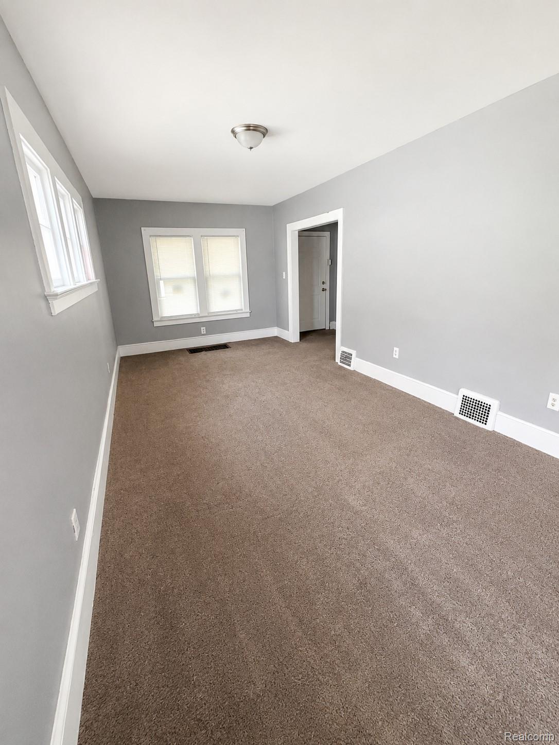 11725 Yellowstone Street Property Photo 5