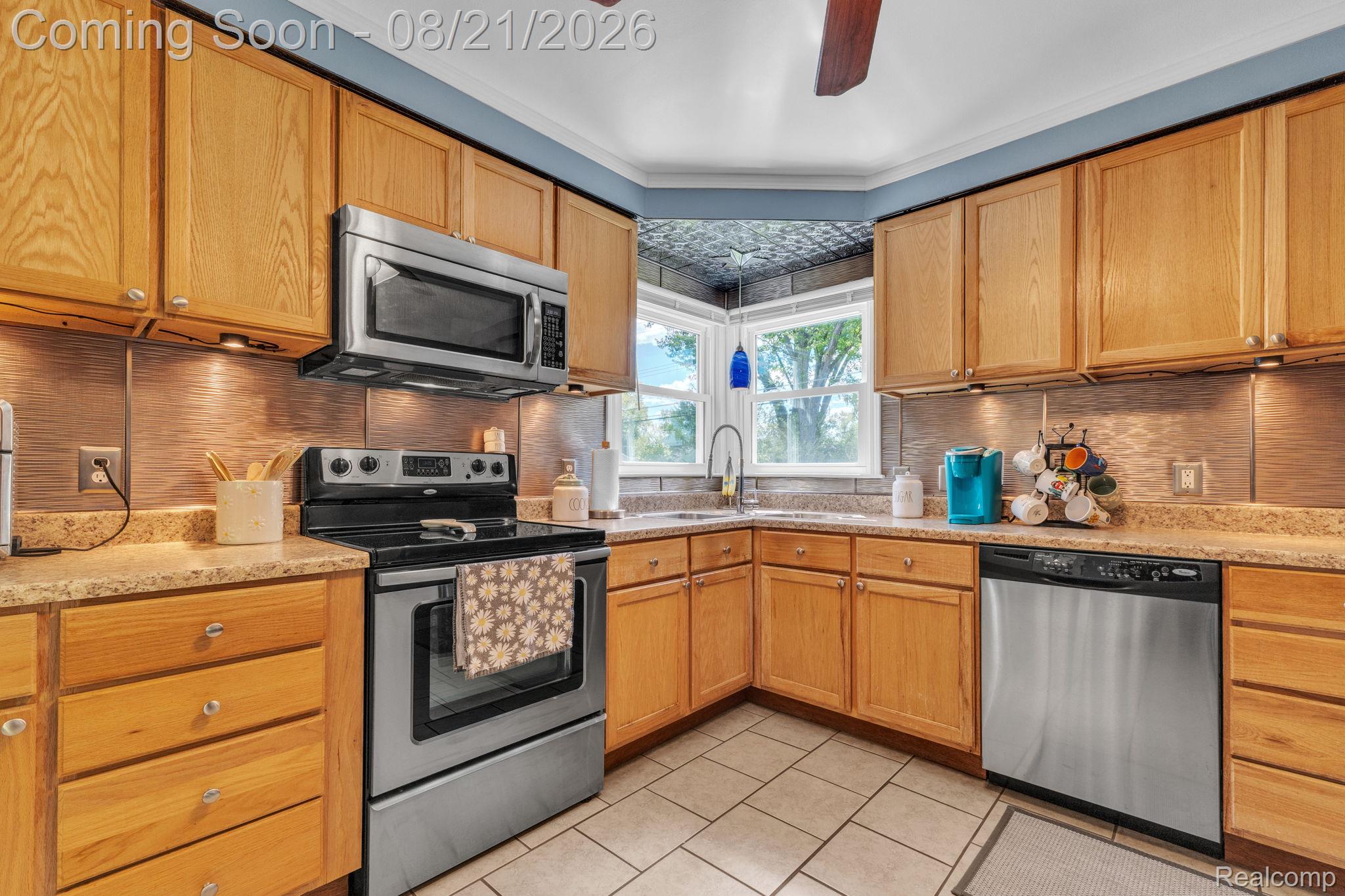 14845 Merriman Road Property Photo 4