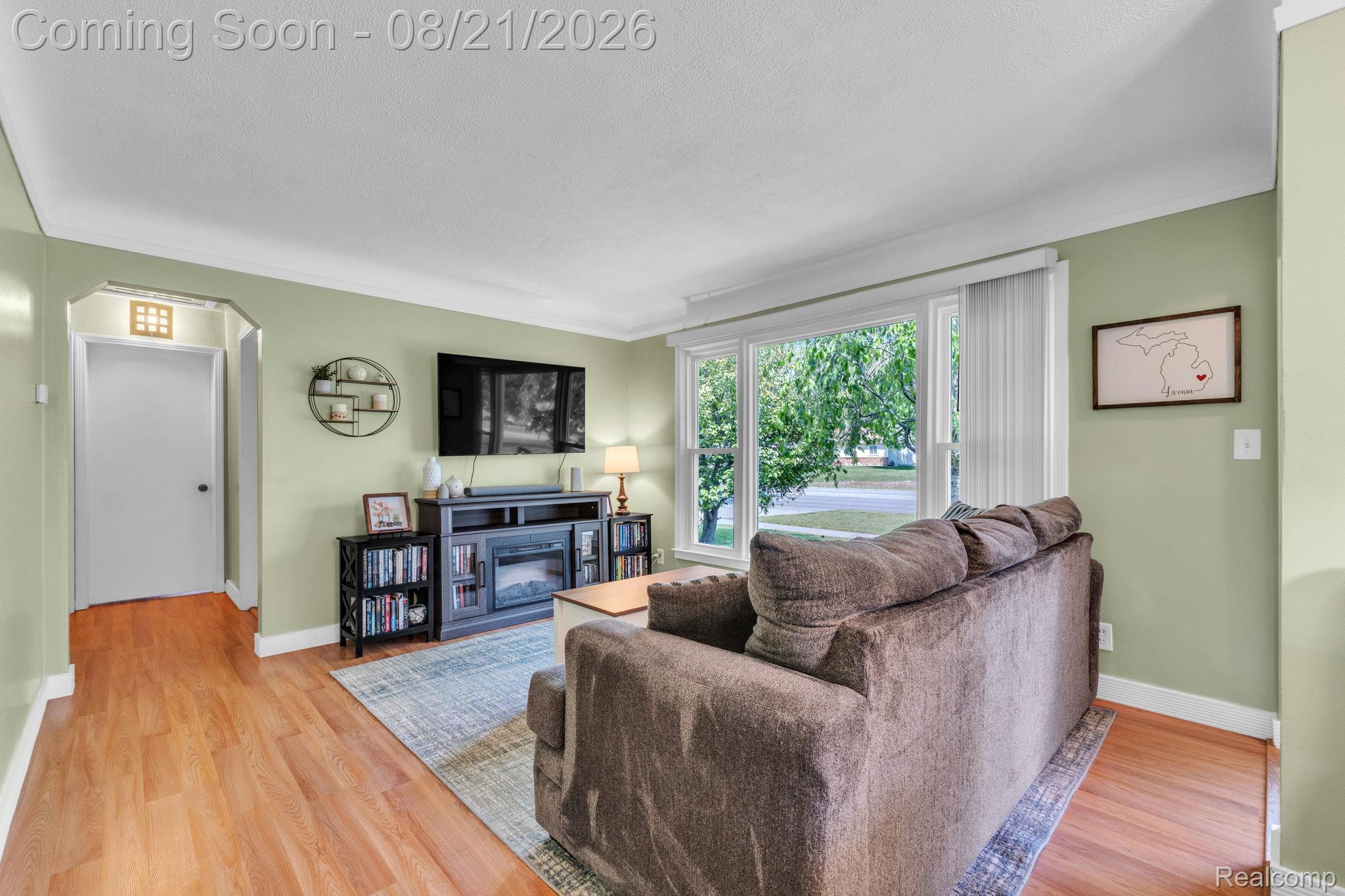 14845 Merriman Road Property Photo 9
