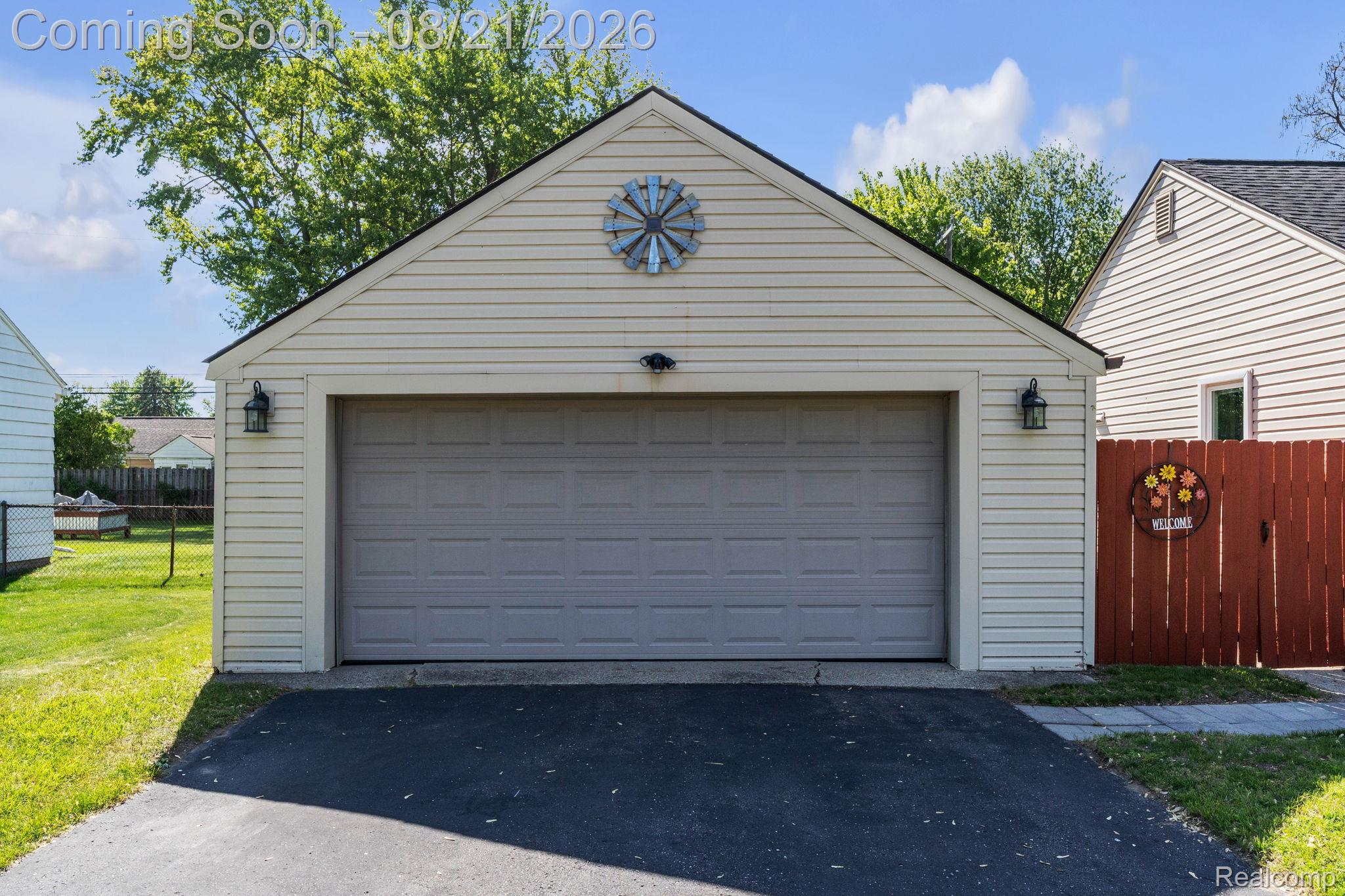 14845 Merriman Road Property Photo 40