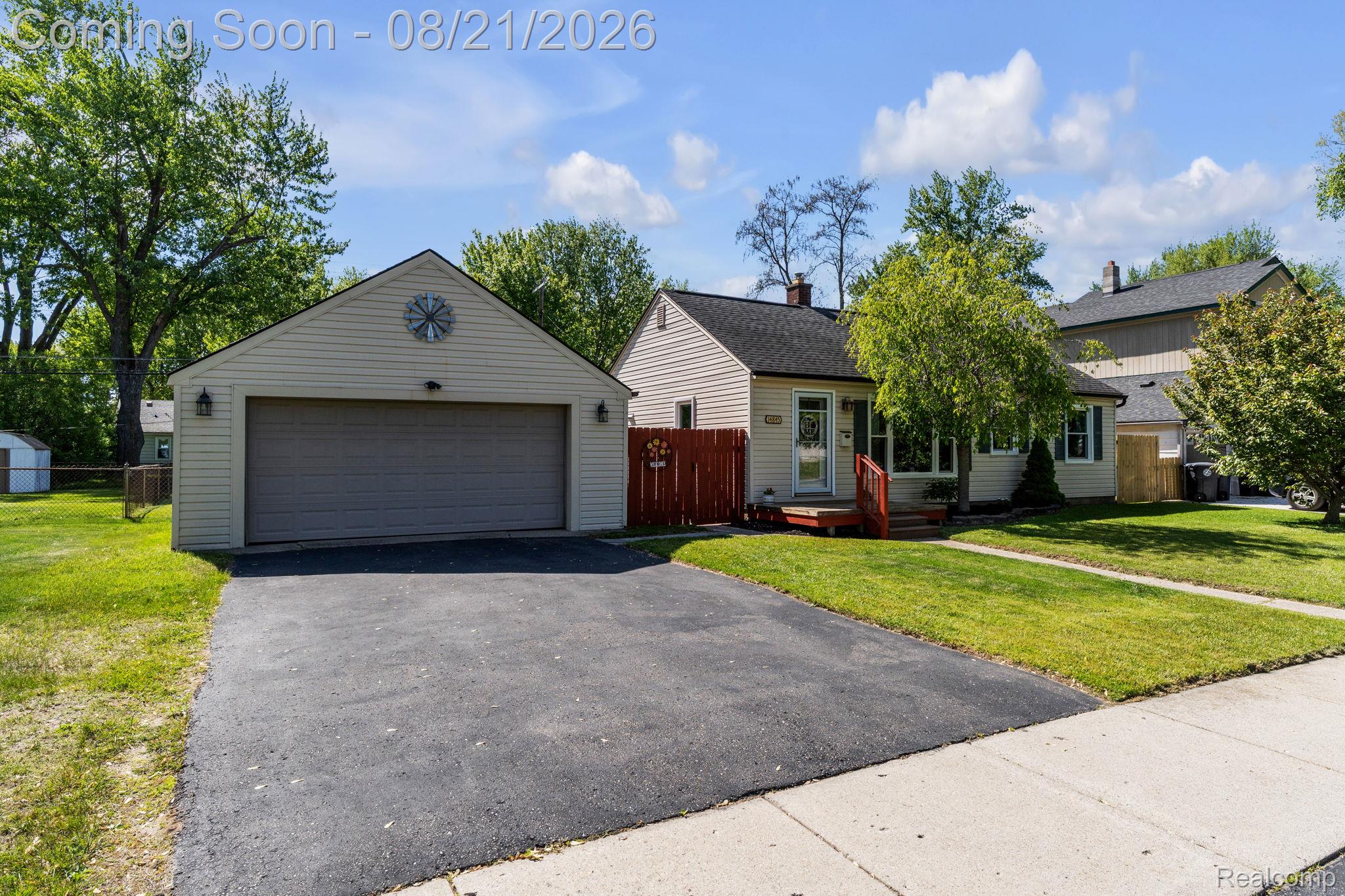 14845 Merriman Road Property Photo 44