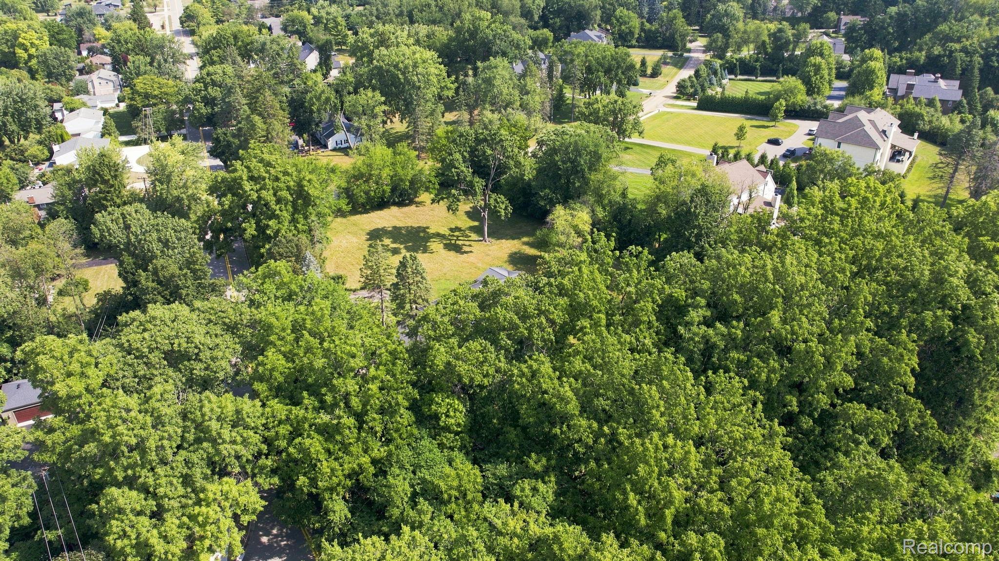 6975 Wing Lake Road Property Photo 6