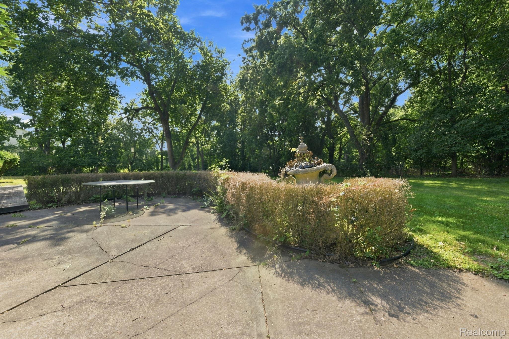 6975 Wing Lake Road Property Photo 39