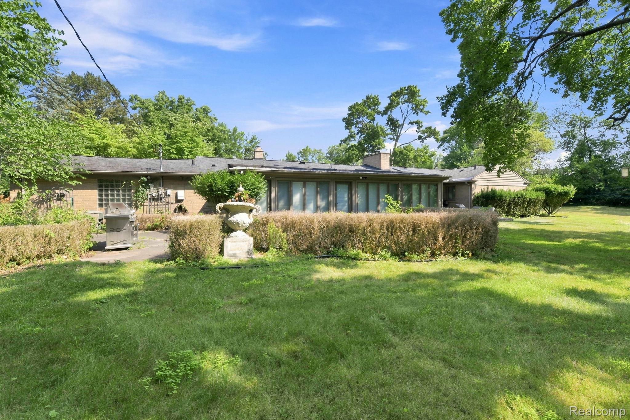 6975 Wing Lake Road Property Photo 41