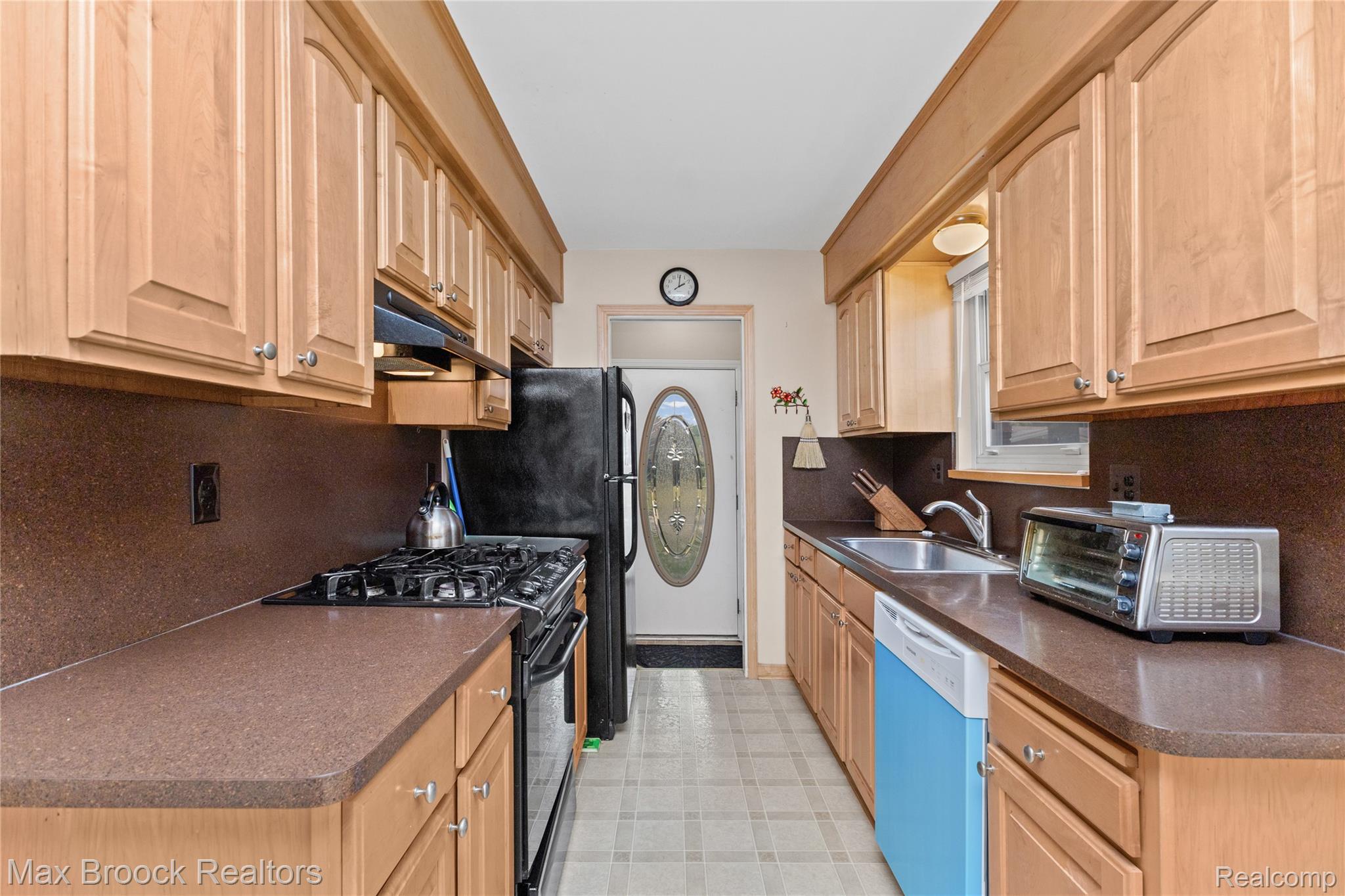 1573 Westbrook Drive Property Photo 11