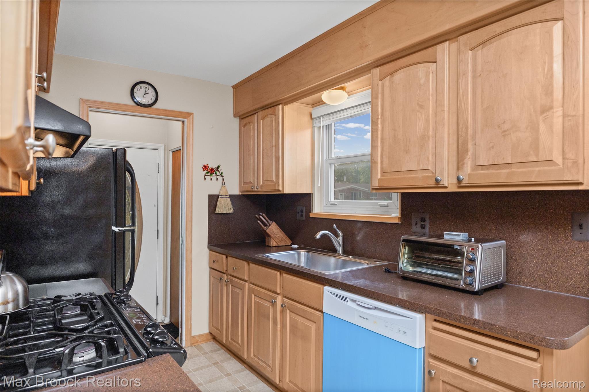 1573 Westbrook Drive Property Photo 12