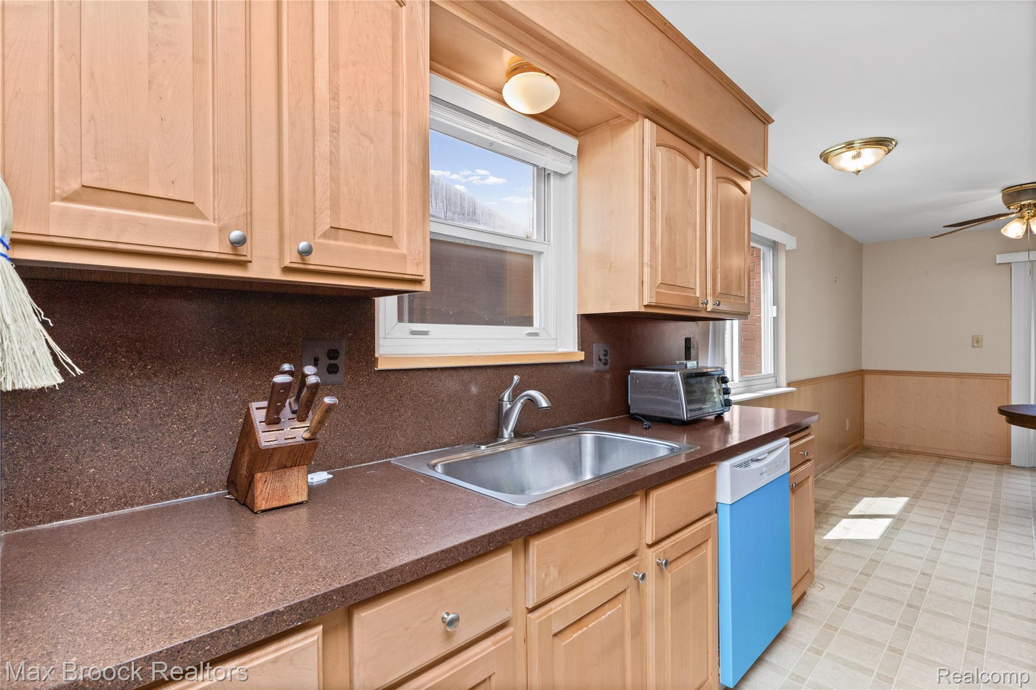 1573 Westbrook Drive Property Photo 14