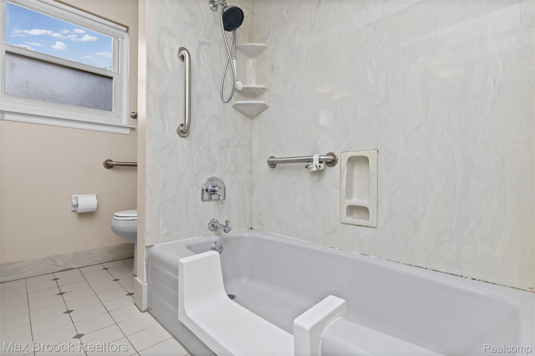 1573 Westbrook Drive Property Photo 28